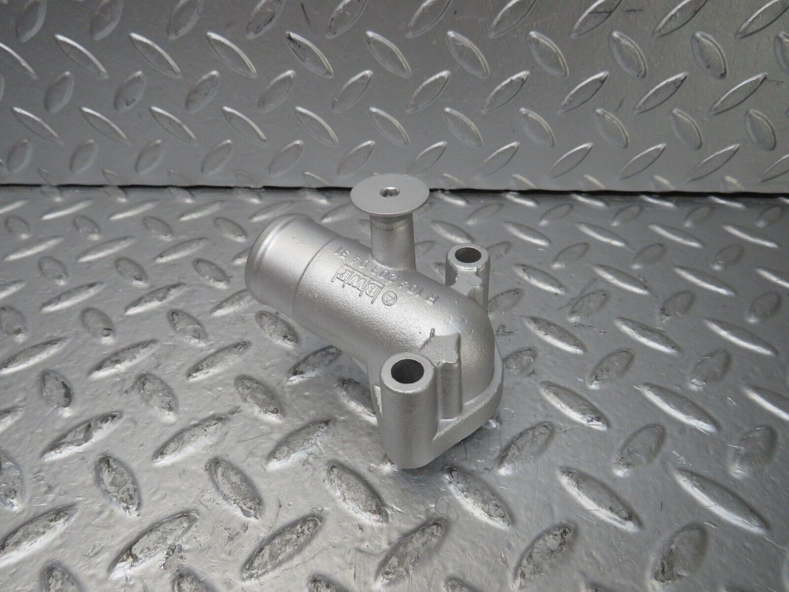 25954 Mercedes-Benz W124 280E Coolant Flange Pipe 1042030431