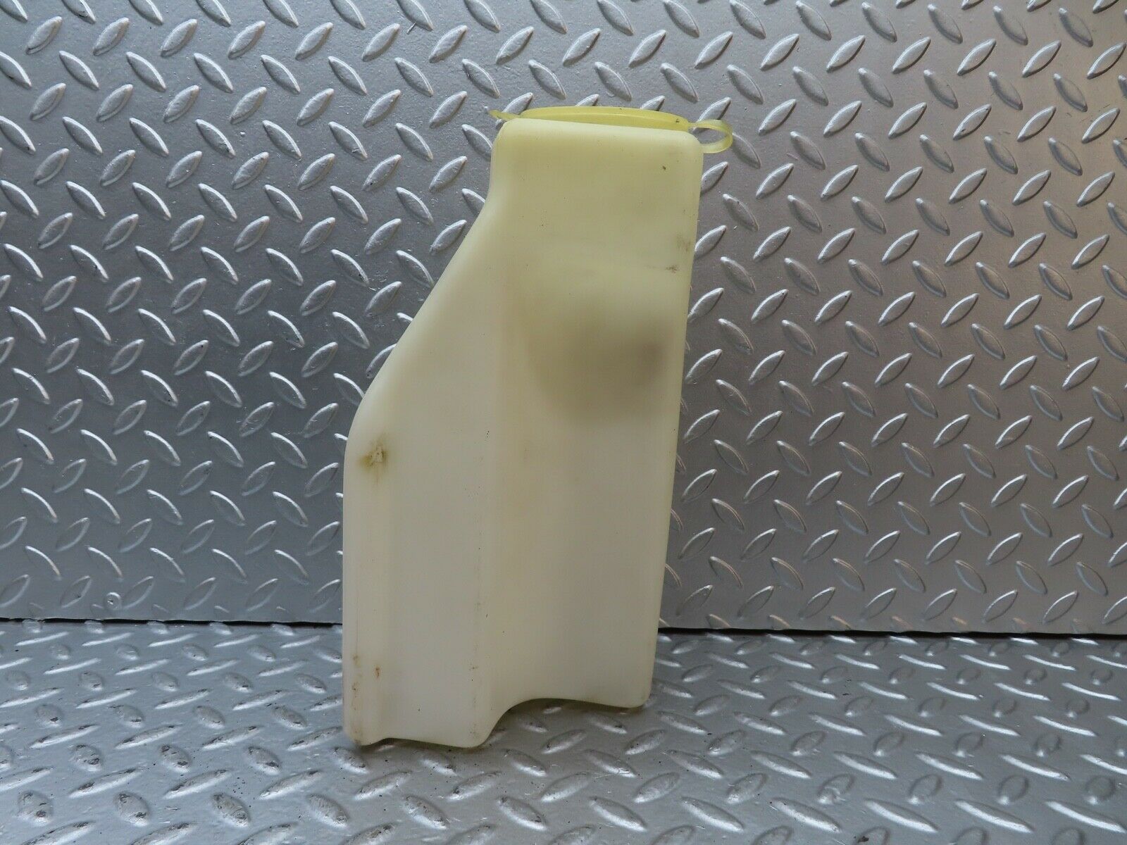 21313 Mercedes-Benz W123 230E Windscreen Washer Fluid Reservoir 1238690720