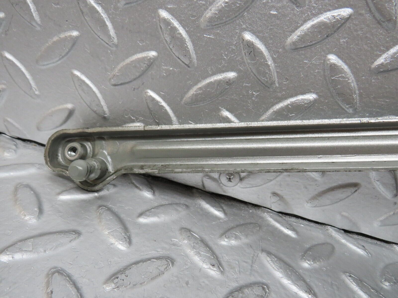 35030 Mercedes-Benz W210 320E Bonnet Hinge Right Side