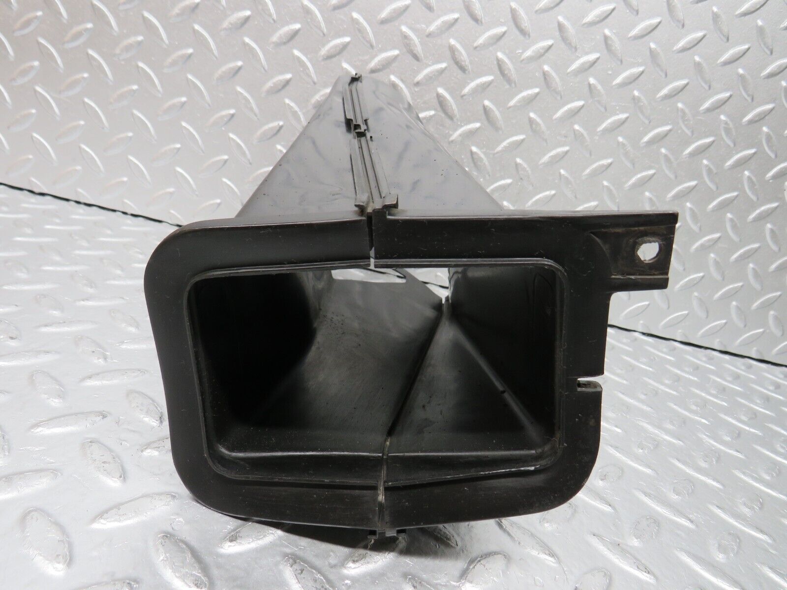 33244 Mercedes-Benz W202 C180 Front Right Brake Cooler Duct 2028890236