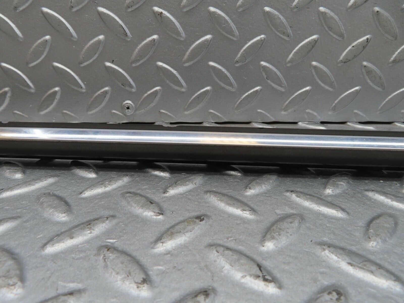 13450 Mercedes-Benz W123 200 Rear Left Fender Wing Centre Moulding Trim