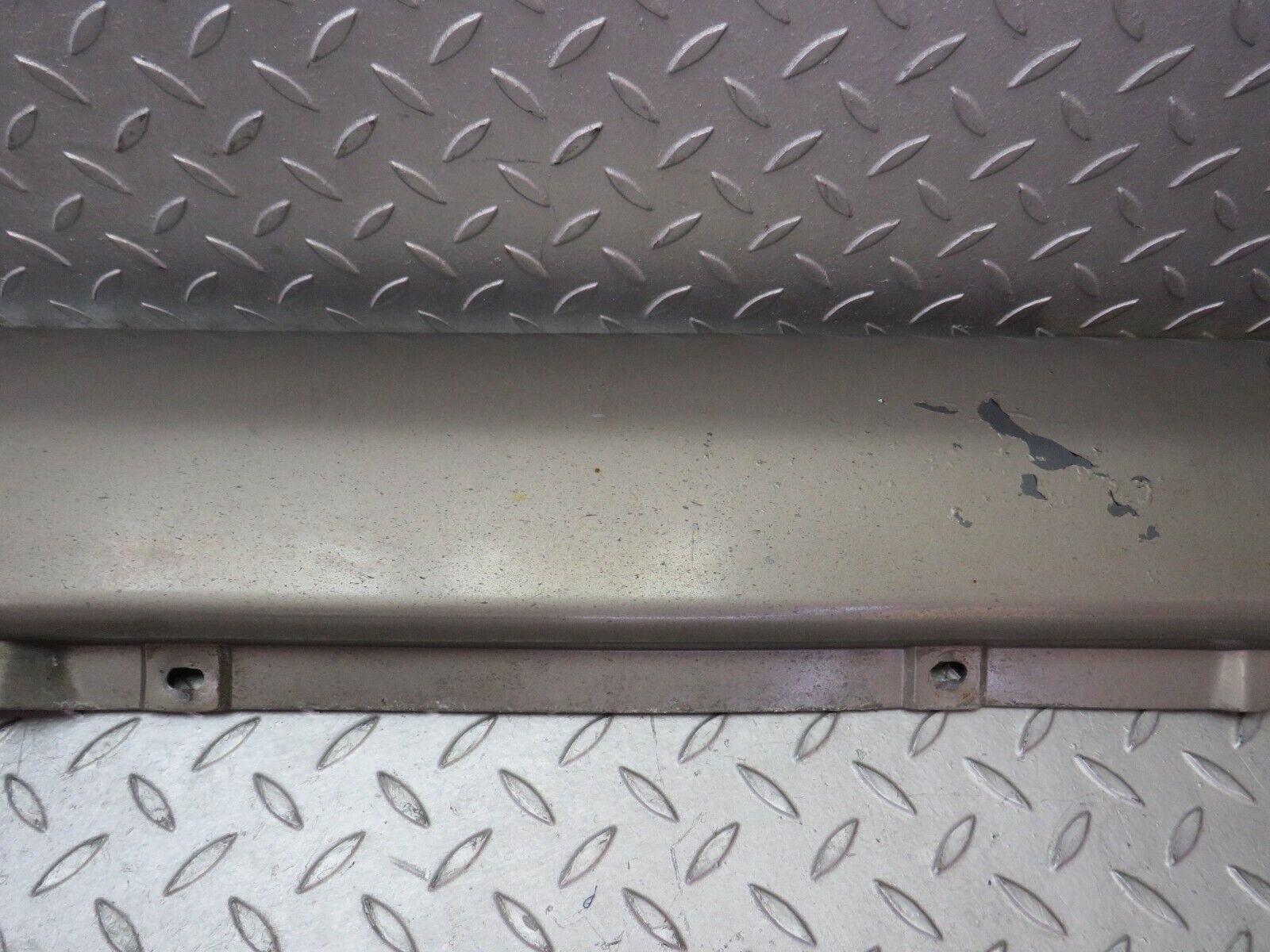 36326 Mercedes-Benz W126 420SE Side Skirt Right 1266905040 1266980230 1266980430