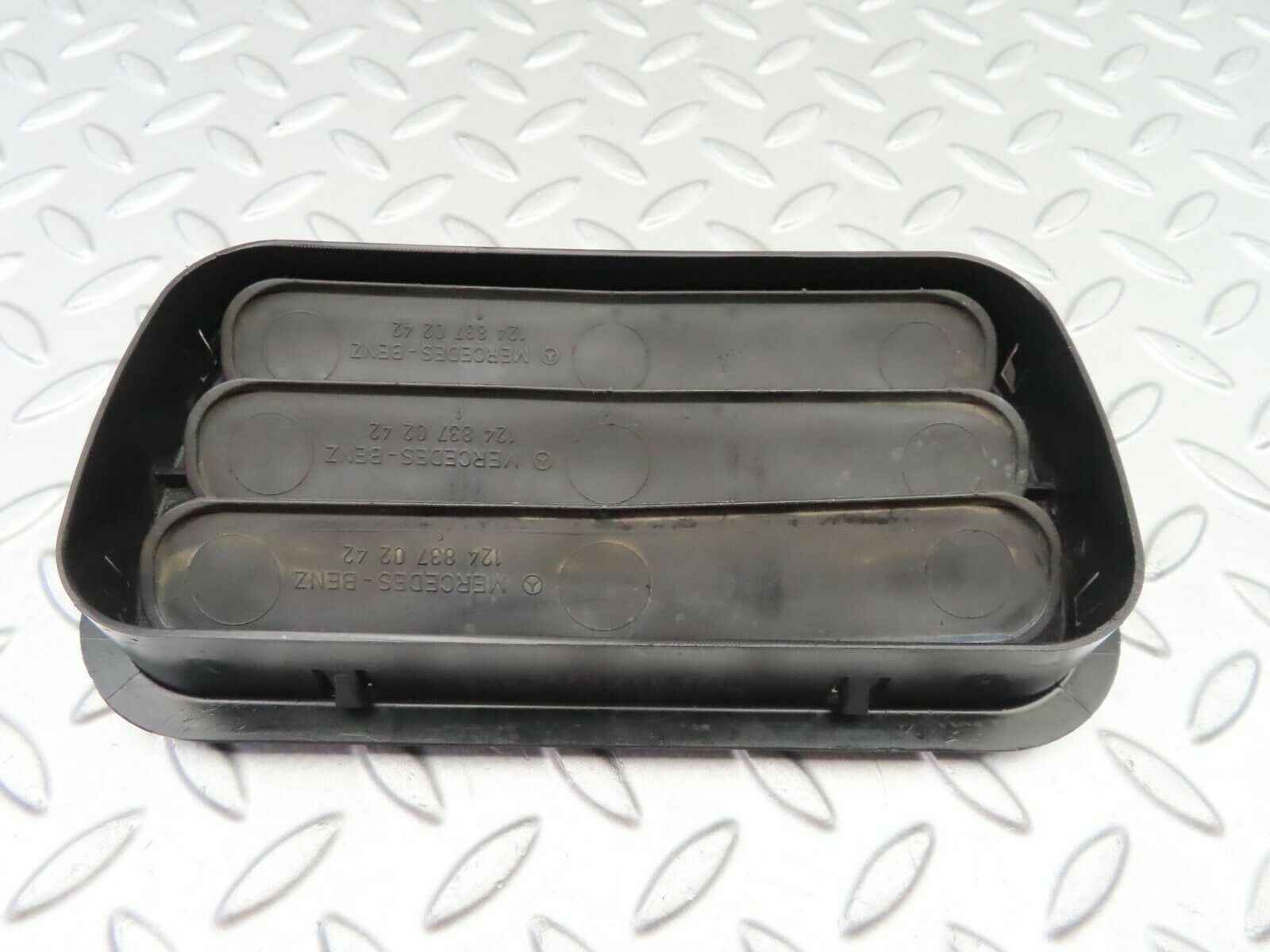 6743 Mercedes-Benz S124 E220 Wagon Rear Air Intake Vent 1248370230