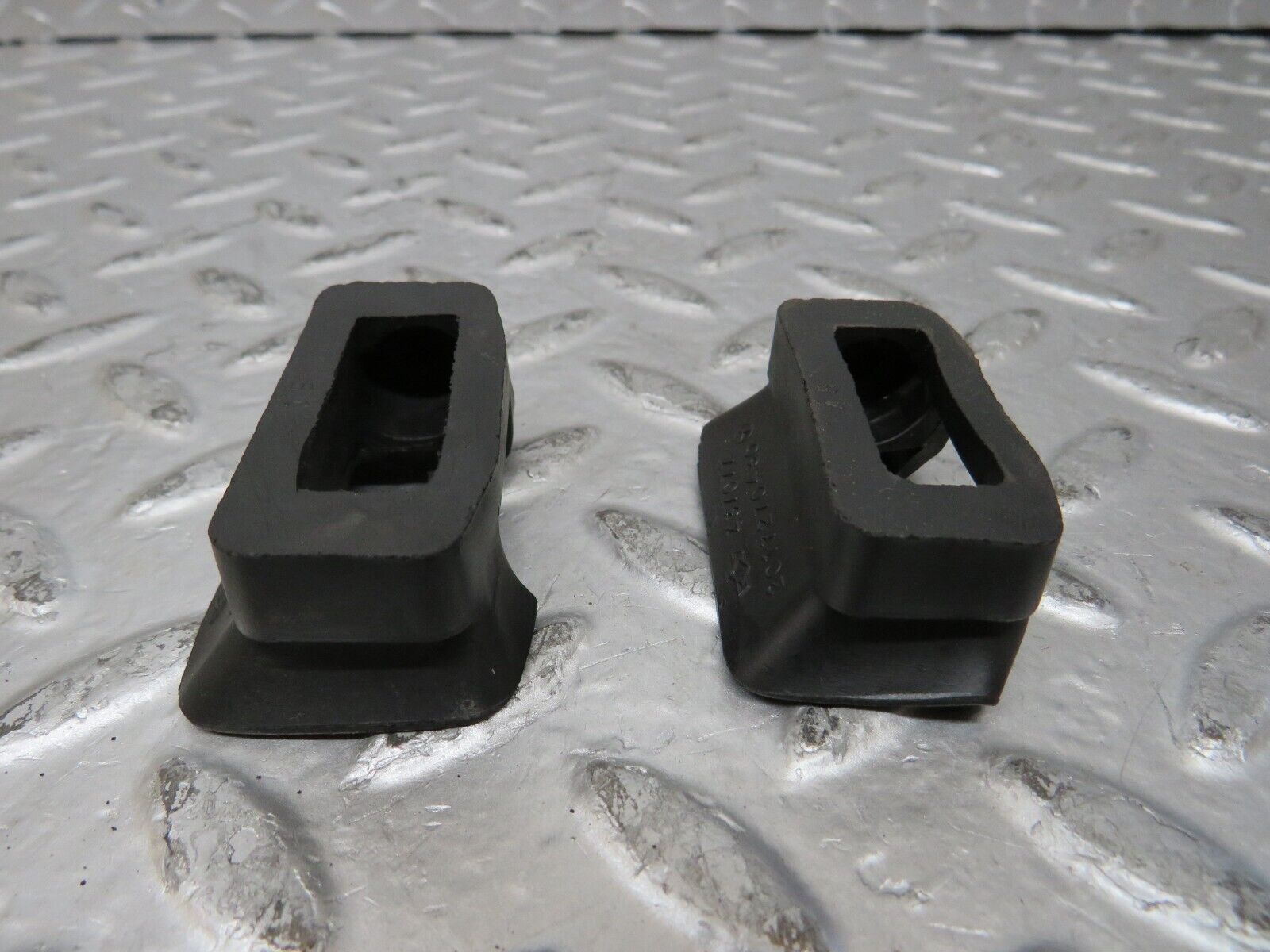 26499 Mercedes-Benz C124 220CE Door Check Strap Rubber Seal Pair 2017270430