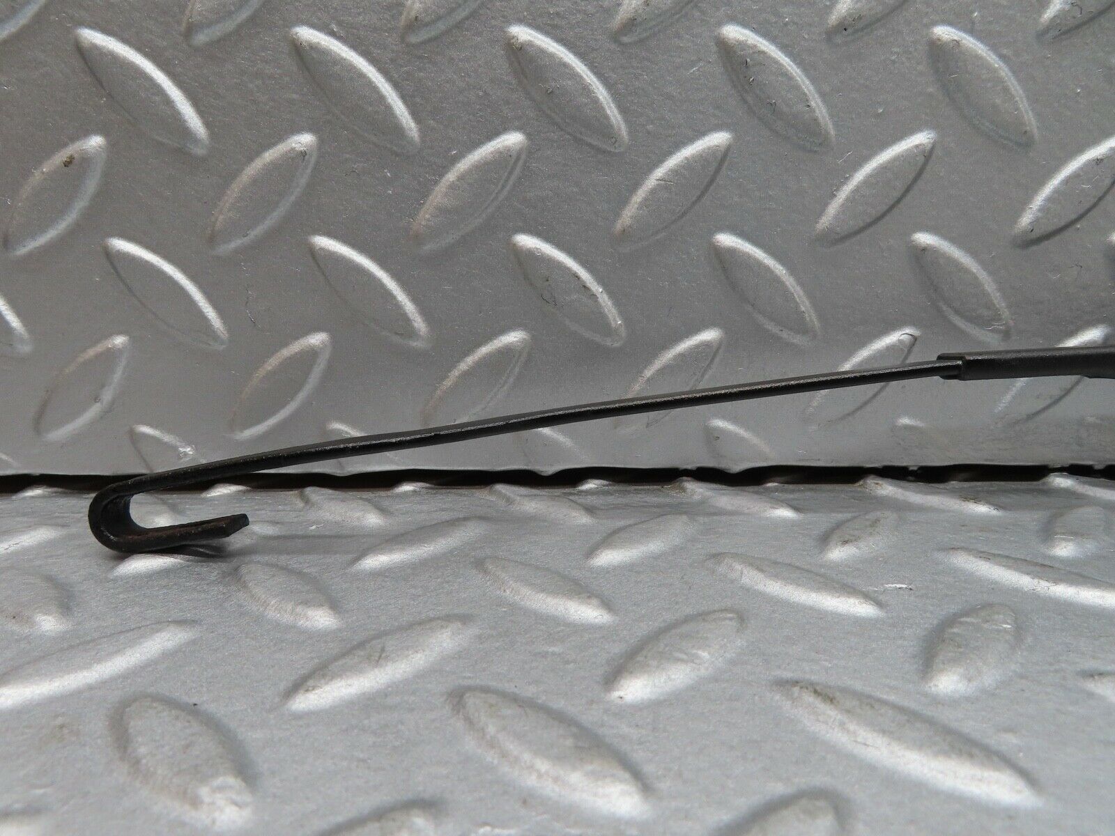 17054 Mercedes-Benz C123 280CE Coupe Wiper Arm Left Side