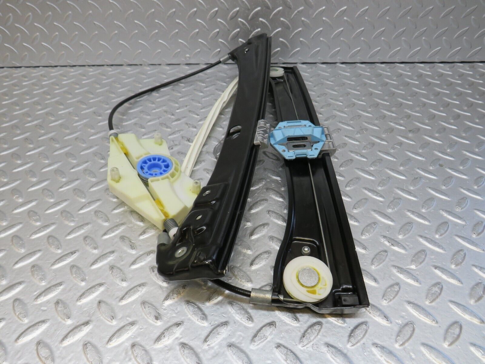 35197 Mercedes-Benz W221 Front Right Power Window Regulator