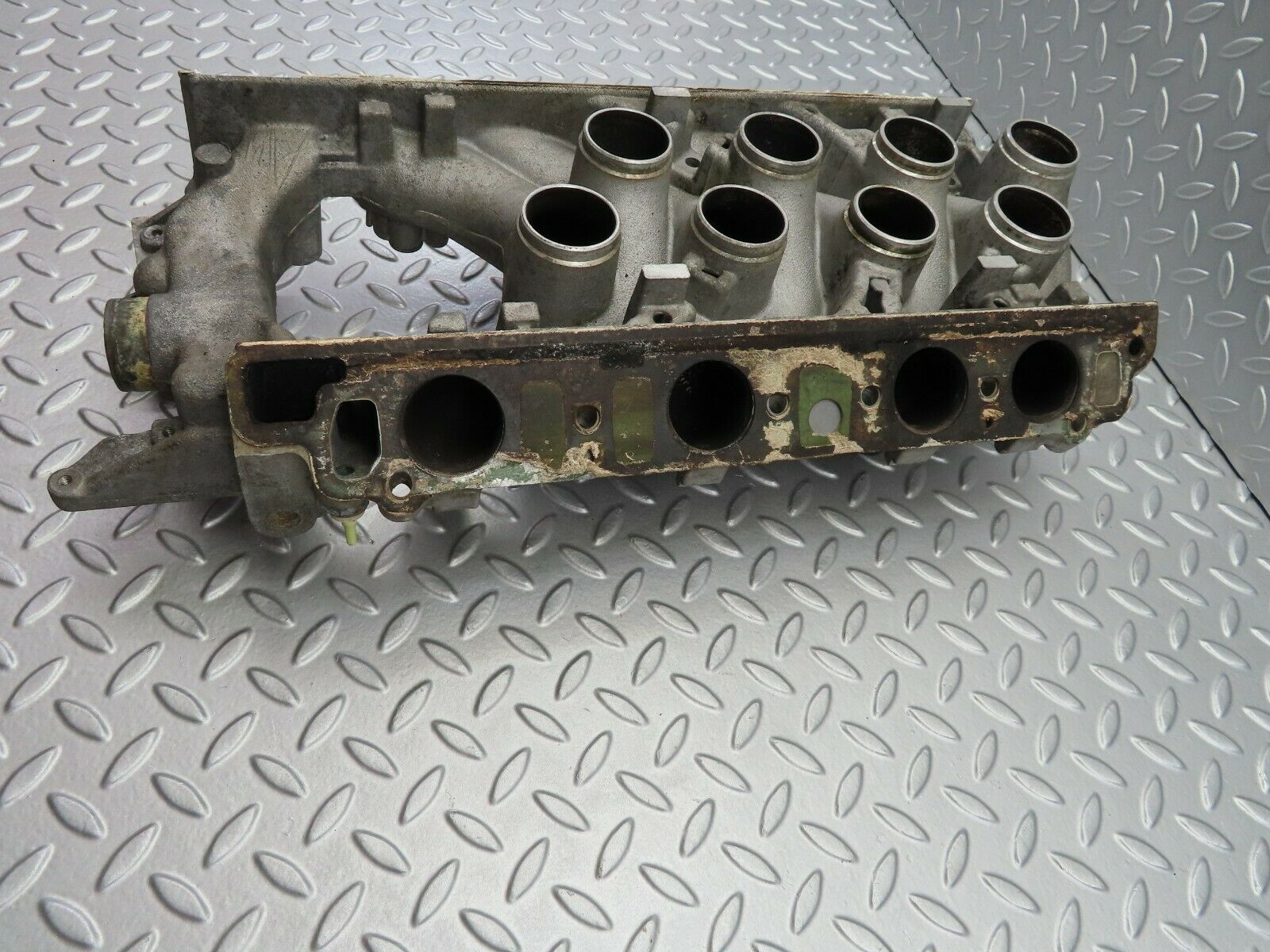 6417 Mercedes-Benz W126 380SE Intake Manifold 1161415701
