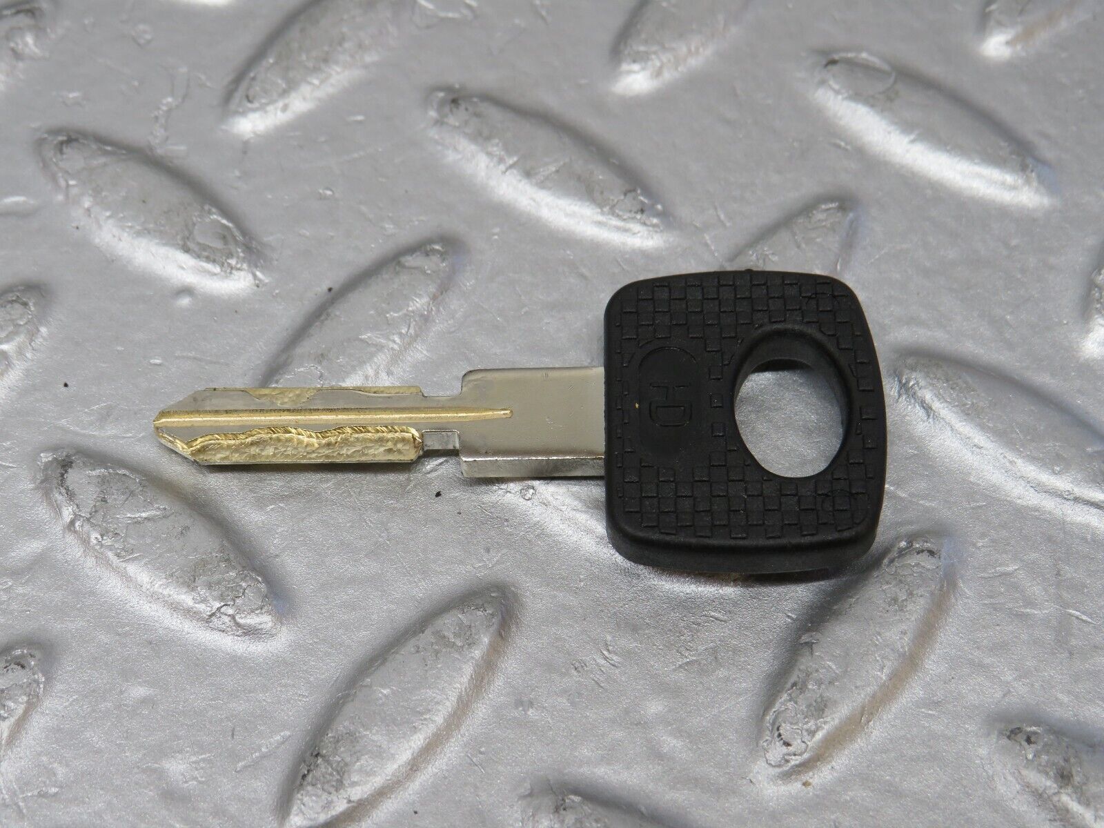 38463 Mercedes-Benz R129 280SL Coupe Left Door Exterior Handle With Key