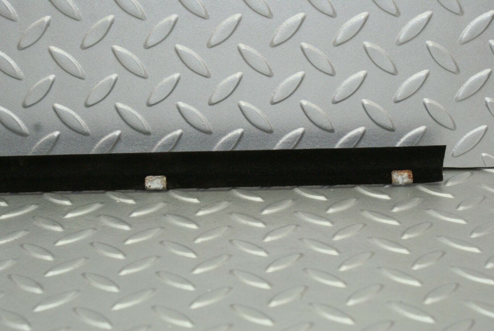 2649 Mercedes-Benz W116 350SE Glass Seal Trim Rubber Rear Left