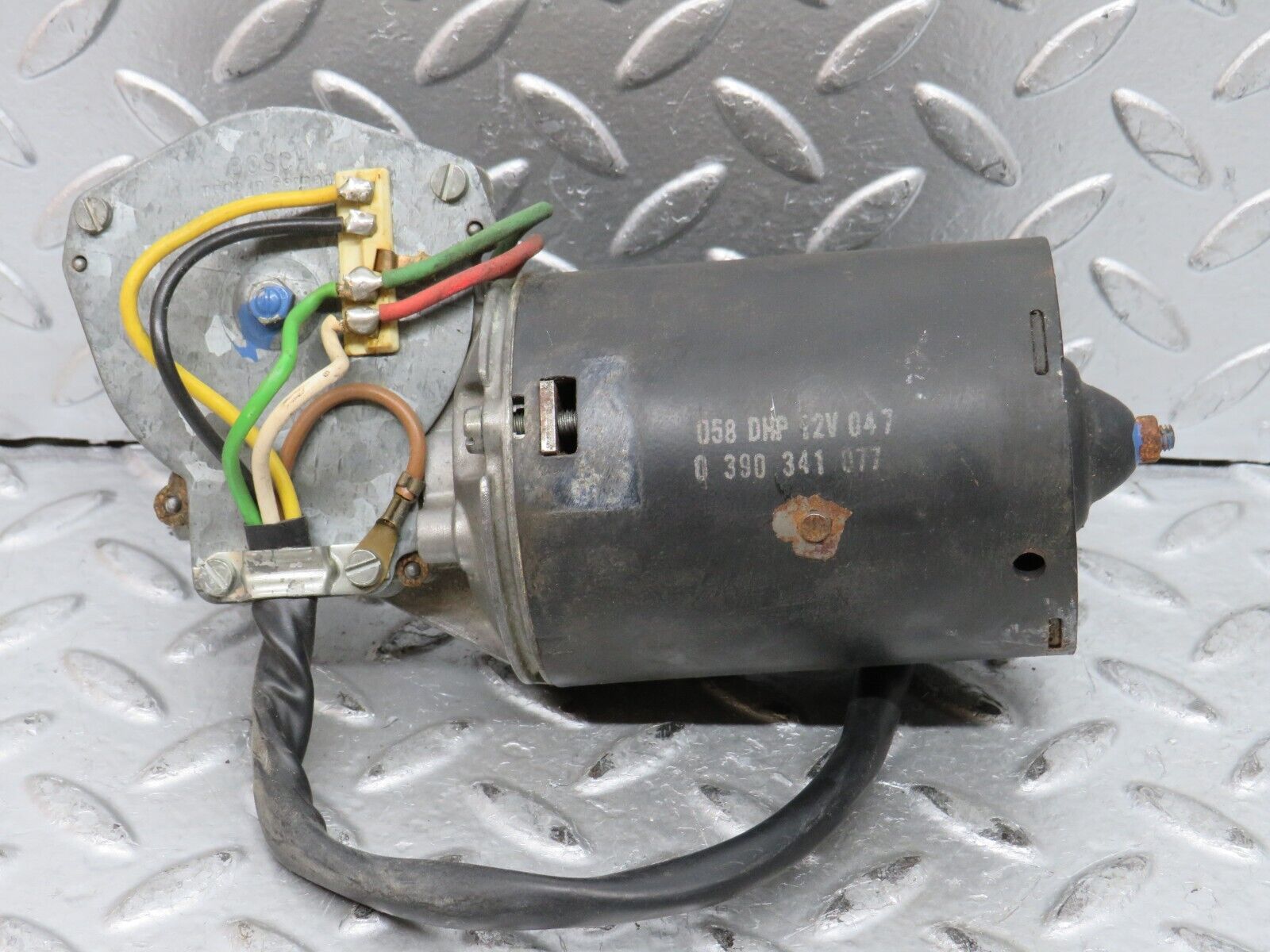 28120 Mercedes-Benz W123 280E Wiper Motor Bosch 0390341077