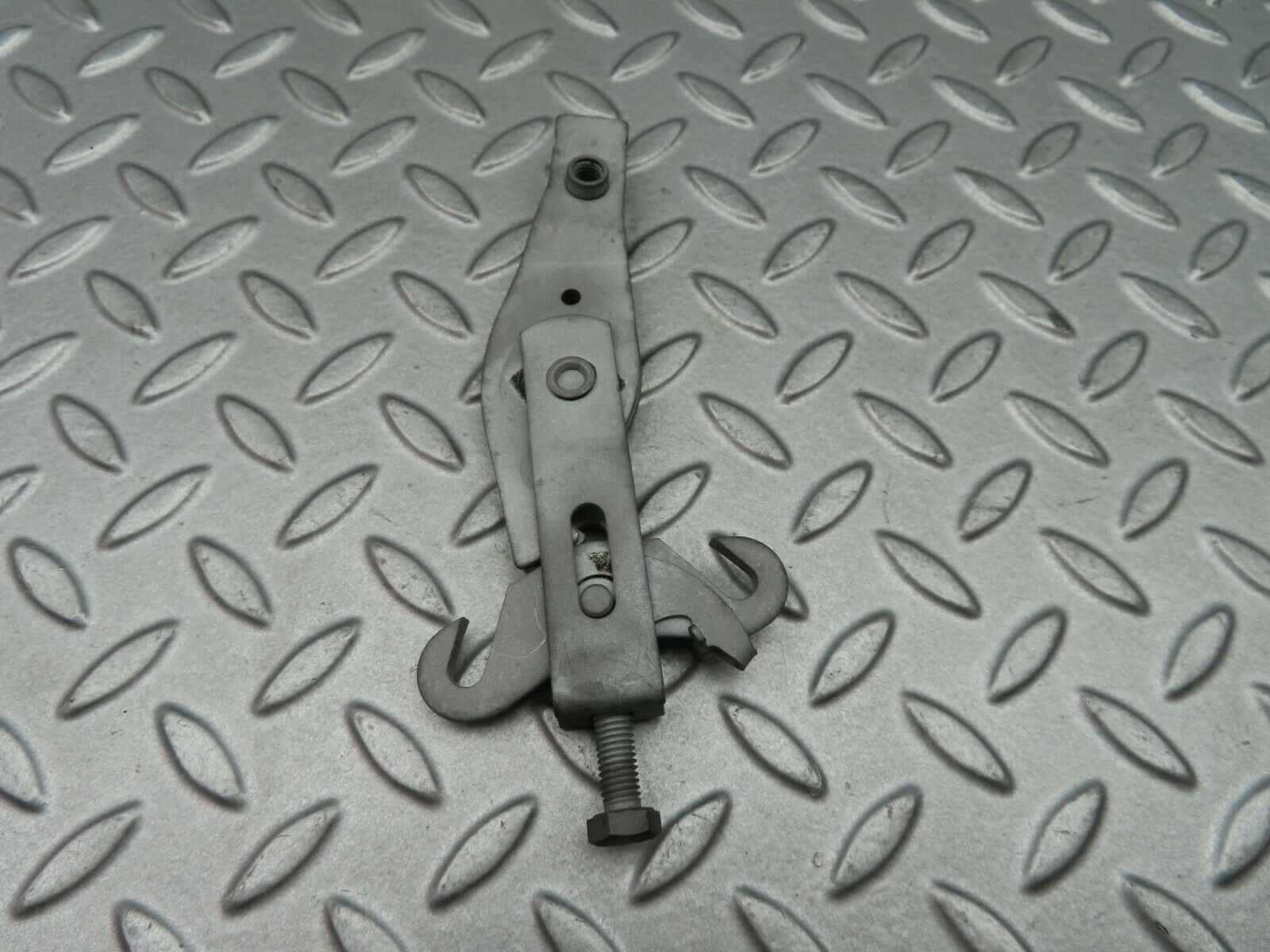 5640 Mercedes-Benz W124 230E Handbrake Adjusting Handbrake Regulator