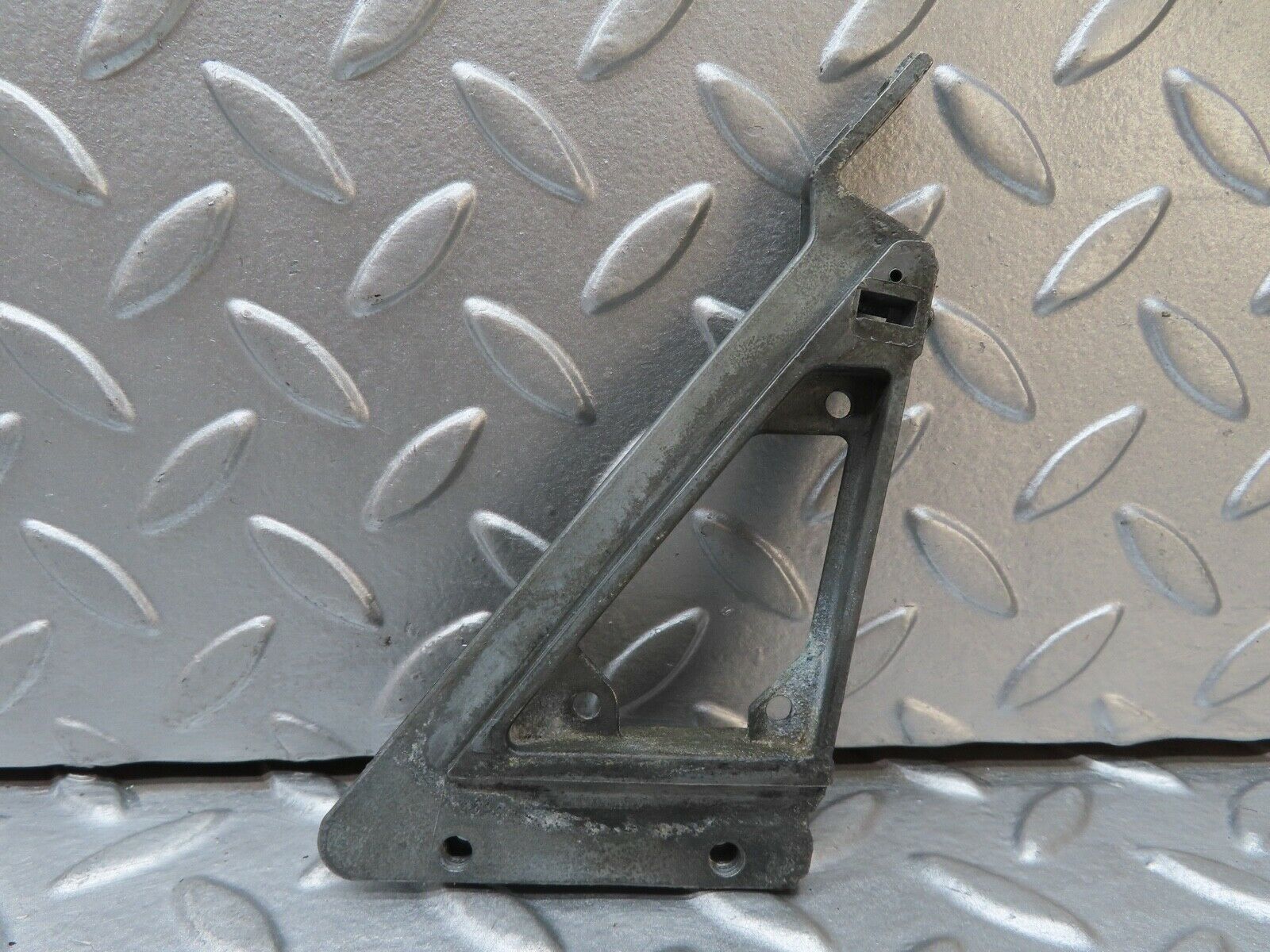 17557 Mercedes-Benz W116 450SEL Wing Mirror Bracket 1167250041