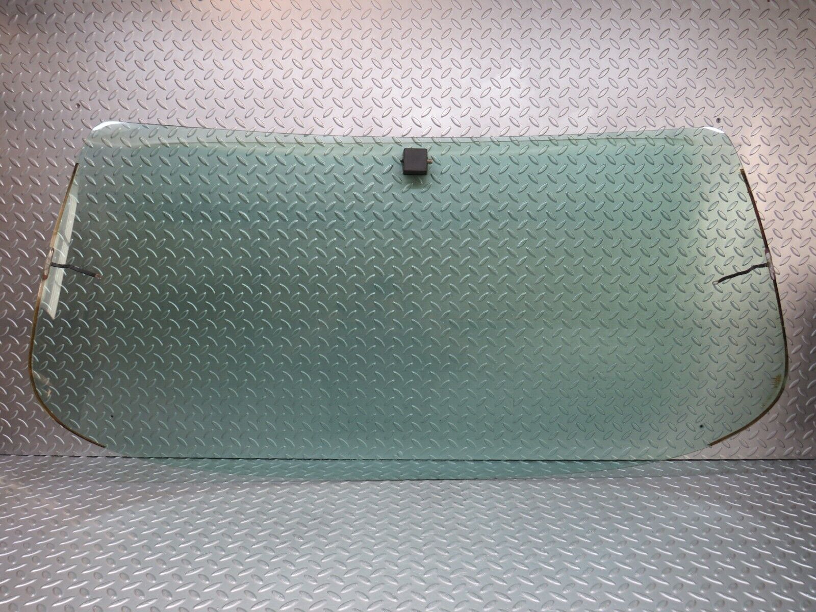 36010 Mercedes-Benz W126 420SE Rear Heated Windscreen