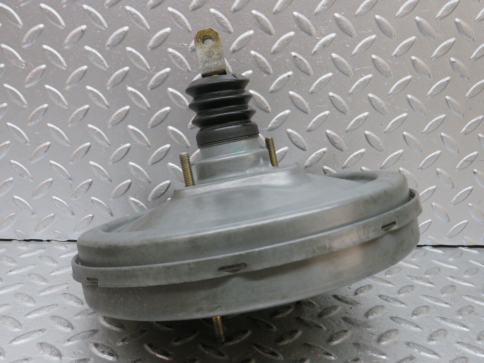 27631 Mercedes-Benz S124 300TE Wagon Brake Booster Lucas 0044301630