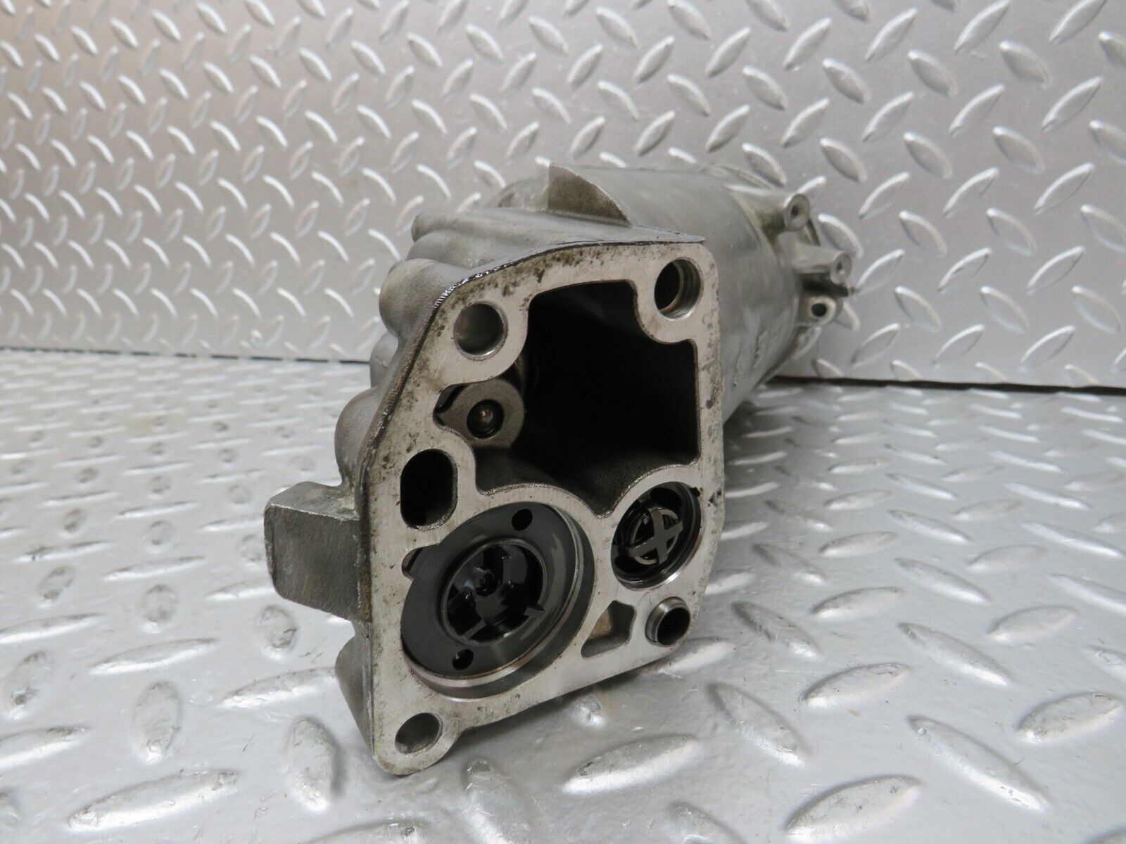 27767 Mercedes-Benz S124 300TE Wagon Oil Filter Housing 6011840602