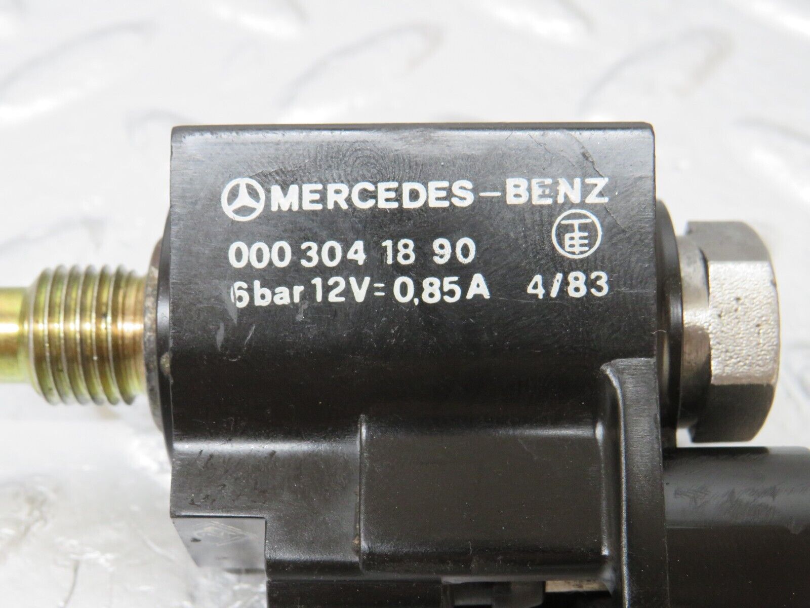 34574 Mercedes-Benz C126 380SEC Automatic Gearbox Solenoid 722.310 0003041890