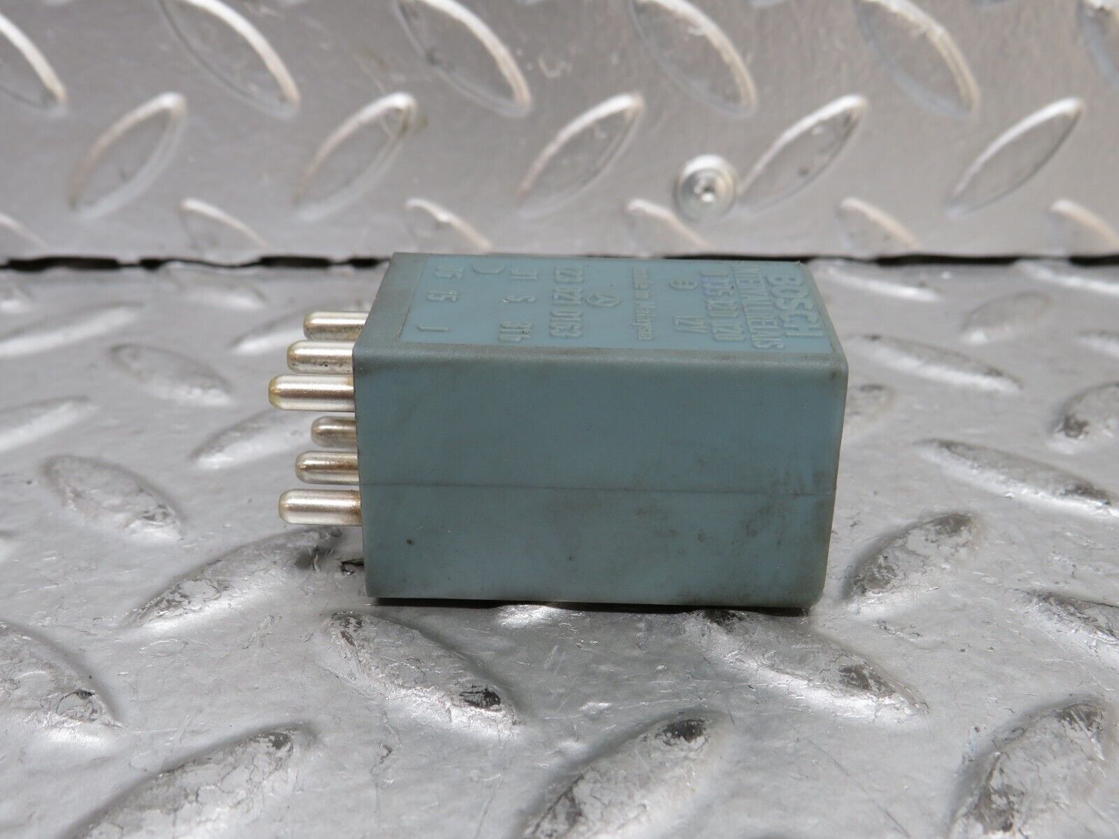 28320 Mercedes-Benz S123 240D Wagon Wiper Relay 0335320020