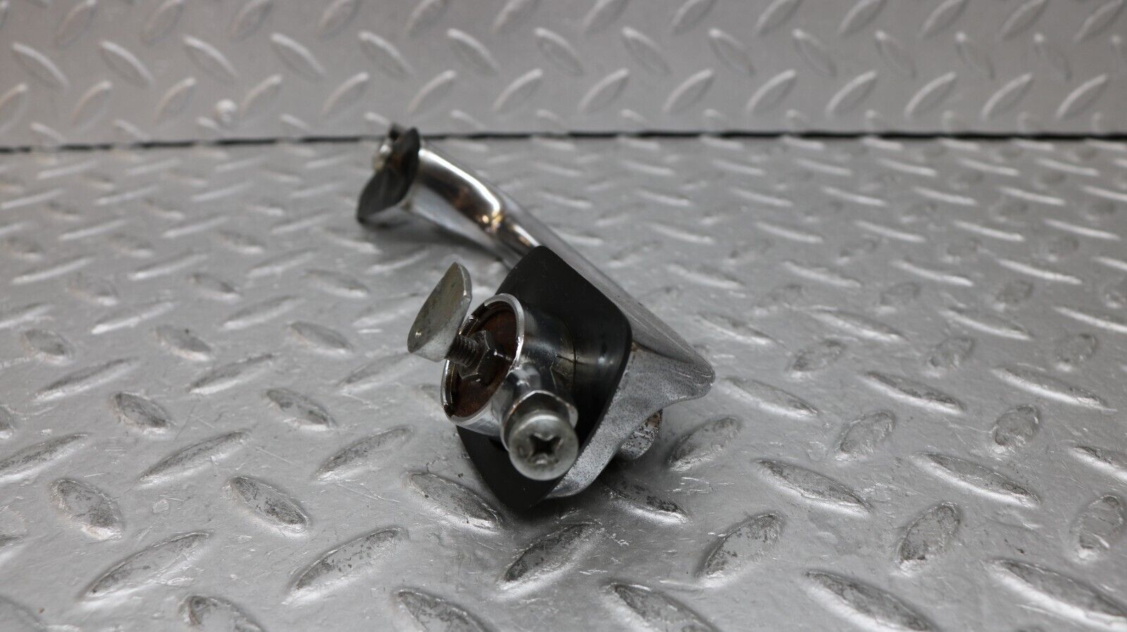 37277 Mercedes-Benz W109 300SEL Rear Right Door Chrome Handle 1087661202