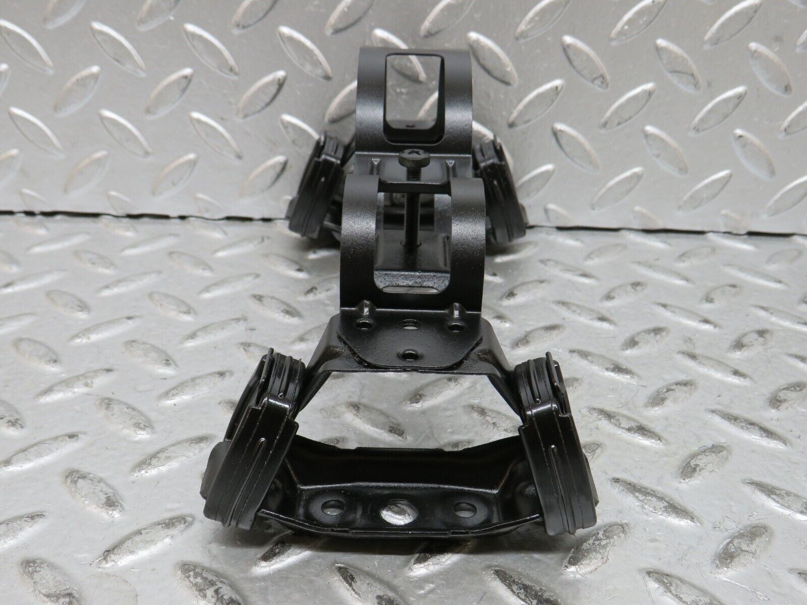 29011 Mercedes-Benz C124 320CE Coupe Fuel Pump Fuel Filter Bracket With Rubber