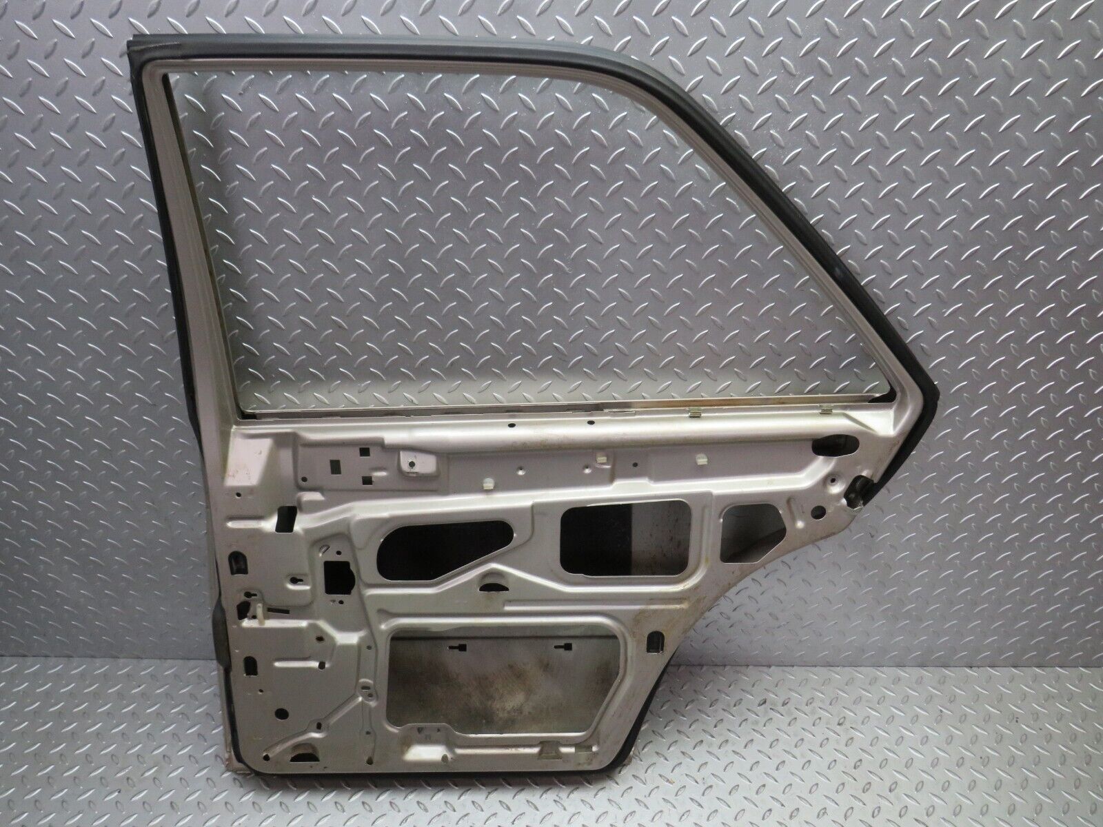 33842 Mercedes-Benz W201 190E 2.0L Rear Right Door