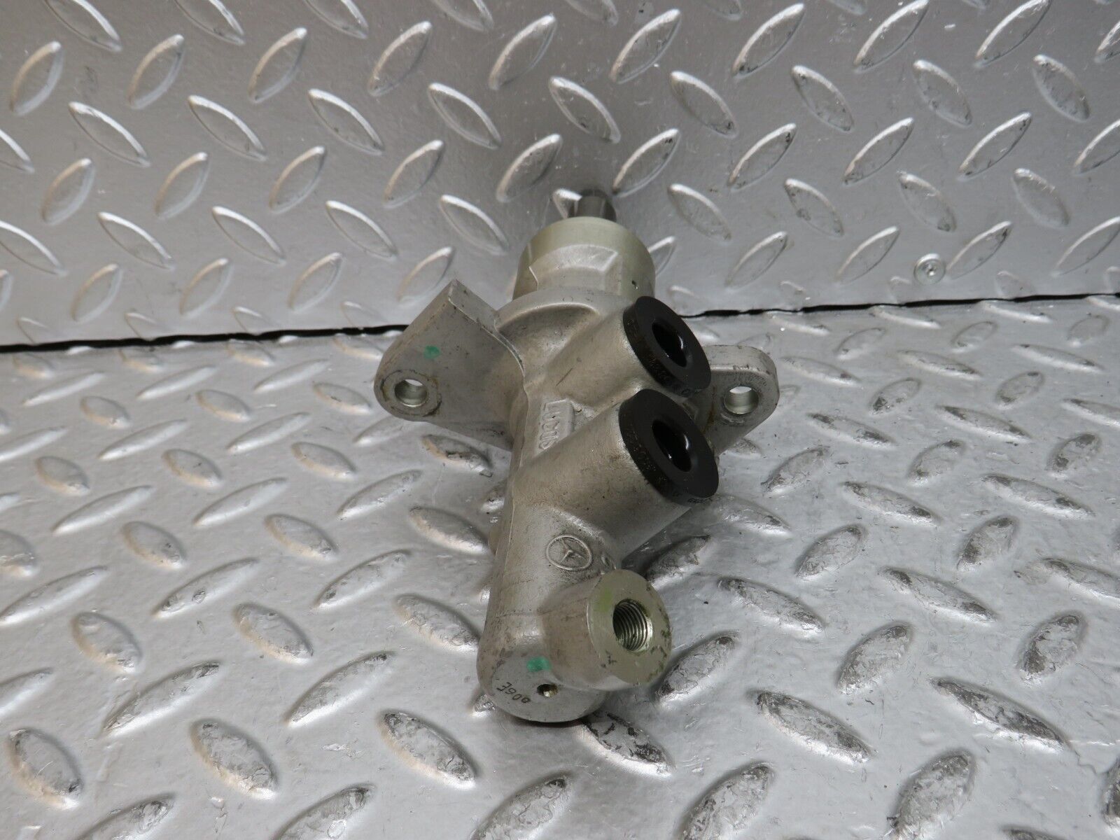 29047 Mercedes-Benz C124 320CE Coupe Brake Master Cylinder Lucas