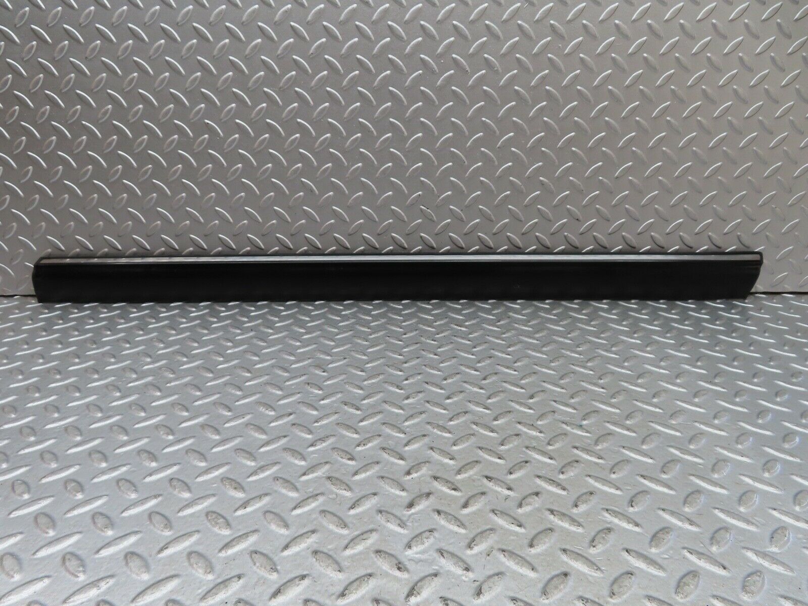 19227 Mercedes-Benz W123 300D Front Right Door Lower Moulding Trim