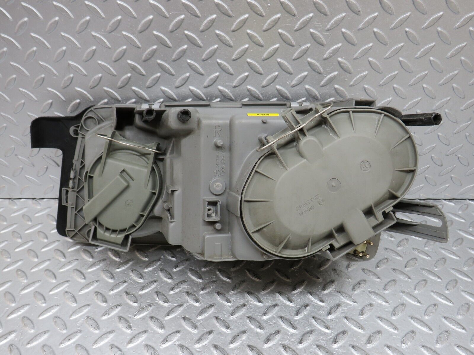 36377 Mercedes-Benz W126 420SE Headlight Bosch Right 1305235092 1305620454