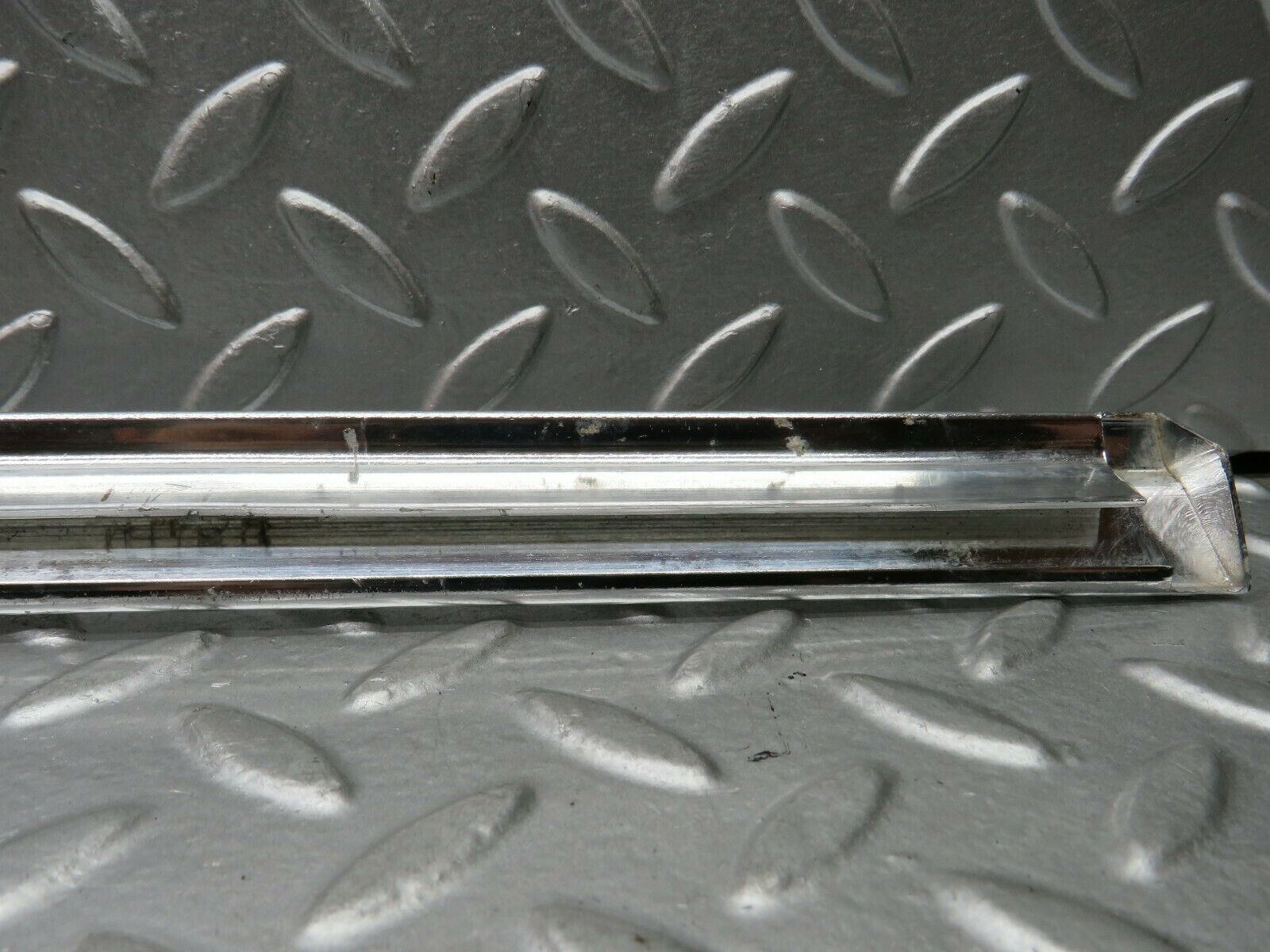 22737 Mercedes-Benz C107 450SLC Coupe Right Door Chrome Trim