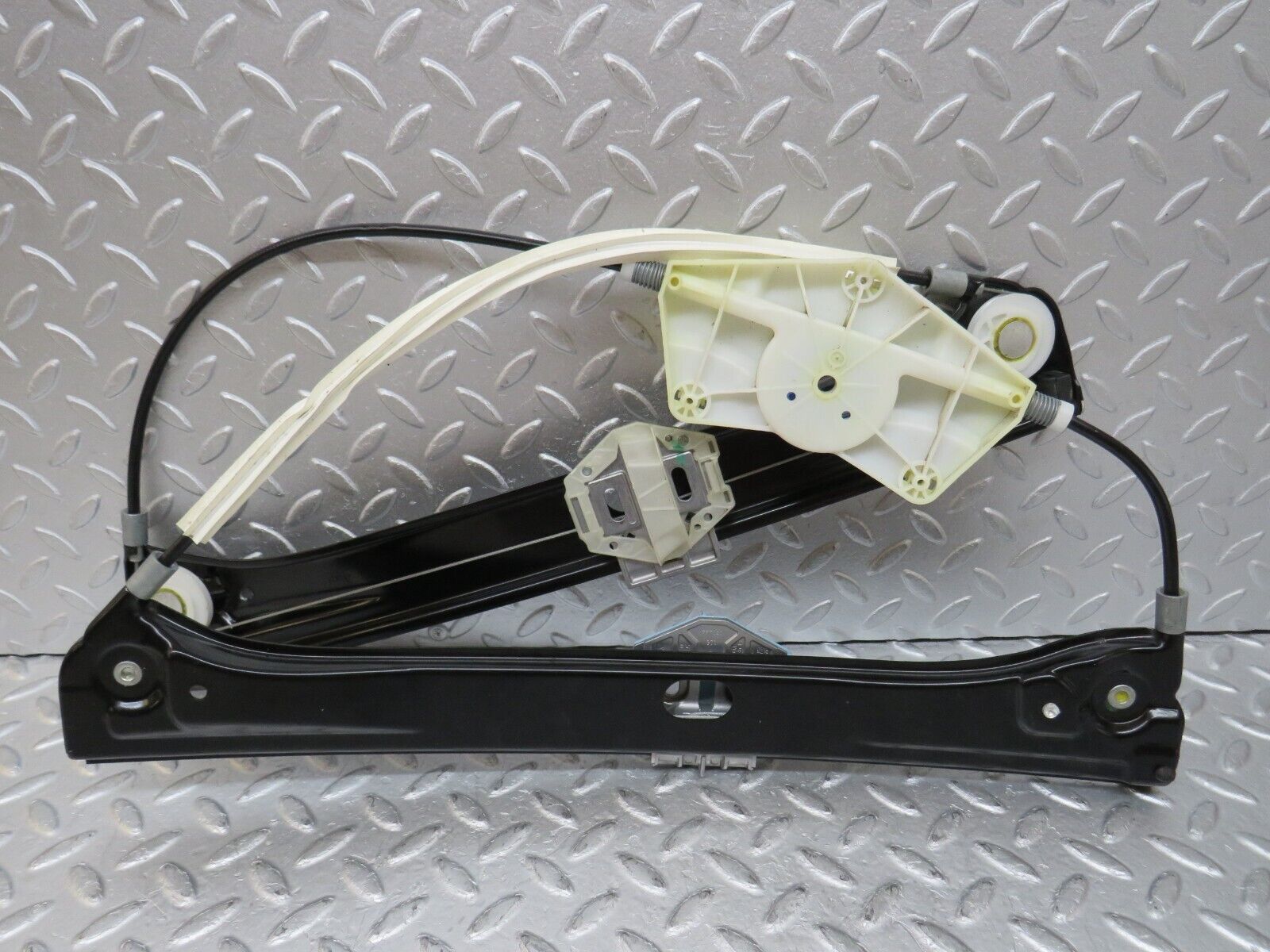35197 Mercedes-Benz W221 Front Right Power Window Regulator