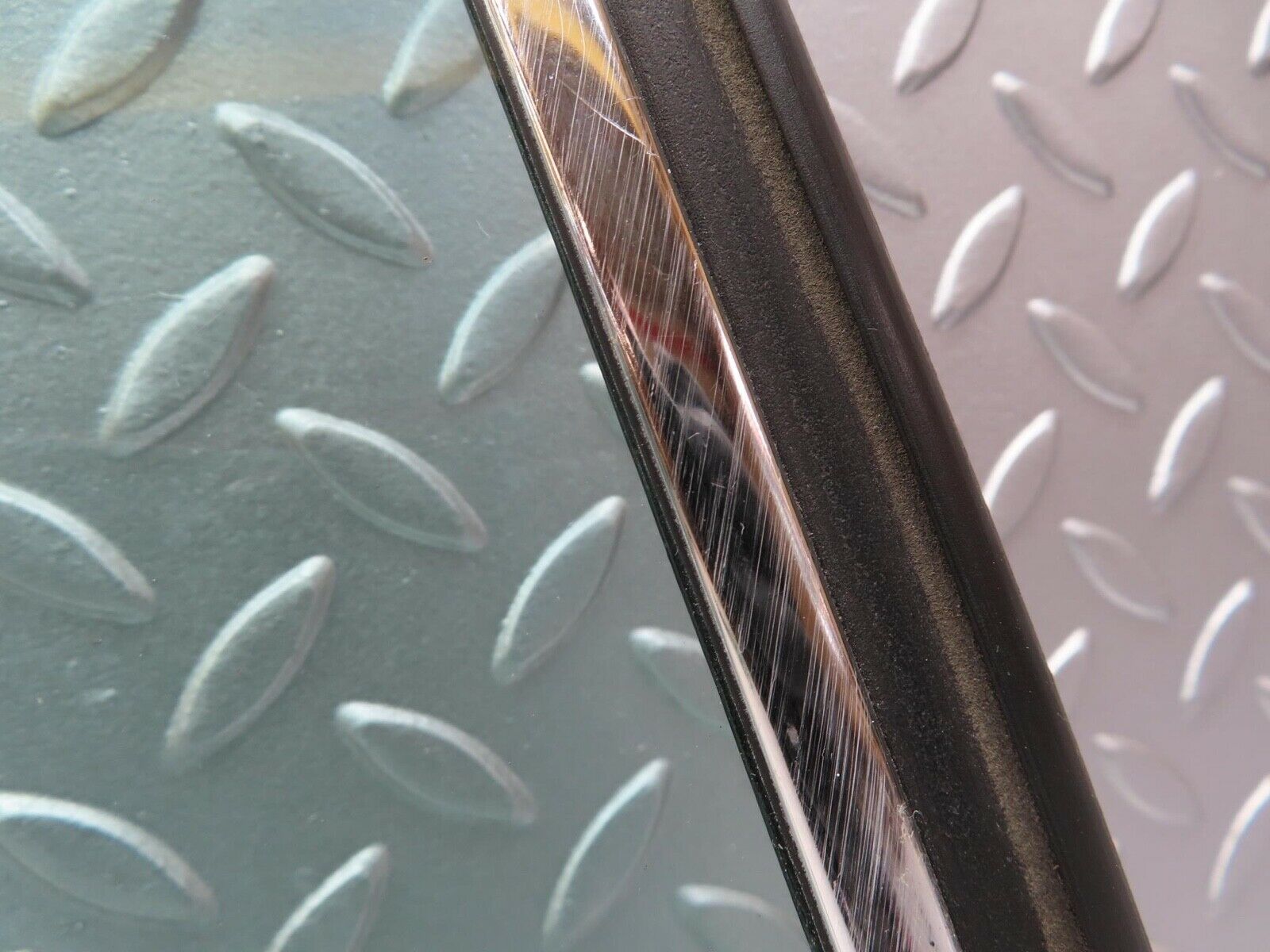 14121 Mercedes-Benz C107 280SLC Rear Right Quarter Window Glass