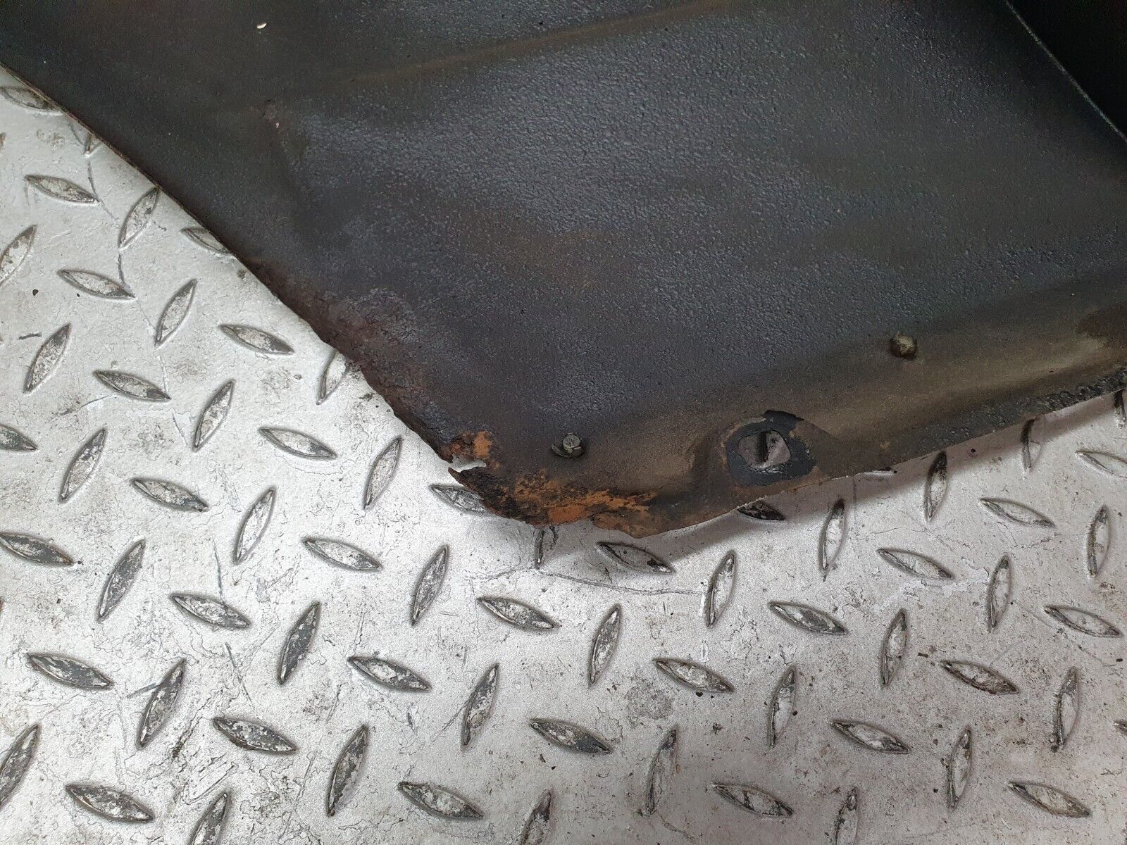 40809 Mercedes-Benz W123 300D Front Right Wing Fender