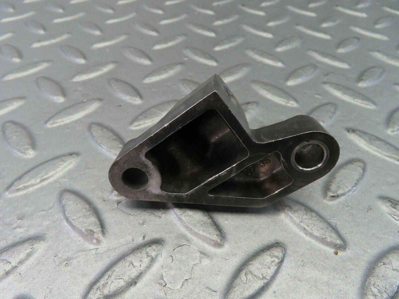 9208 Mercedes-Benz W124 Engine Bracket 1021550735