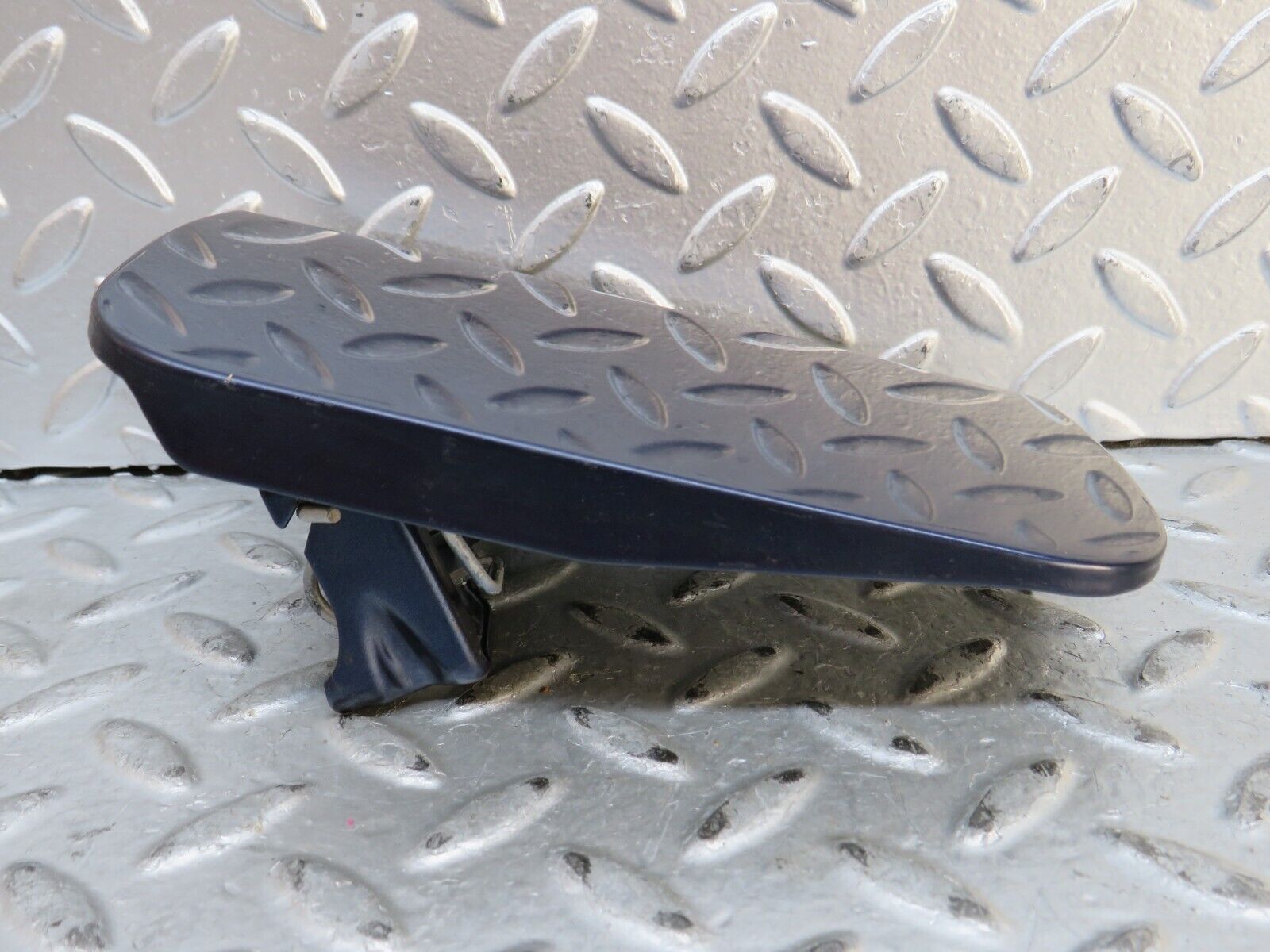 29099 Mercedes-Benz C124 320CE Coupe Fuel Tank Flap Cap 1245844539