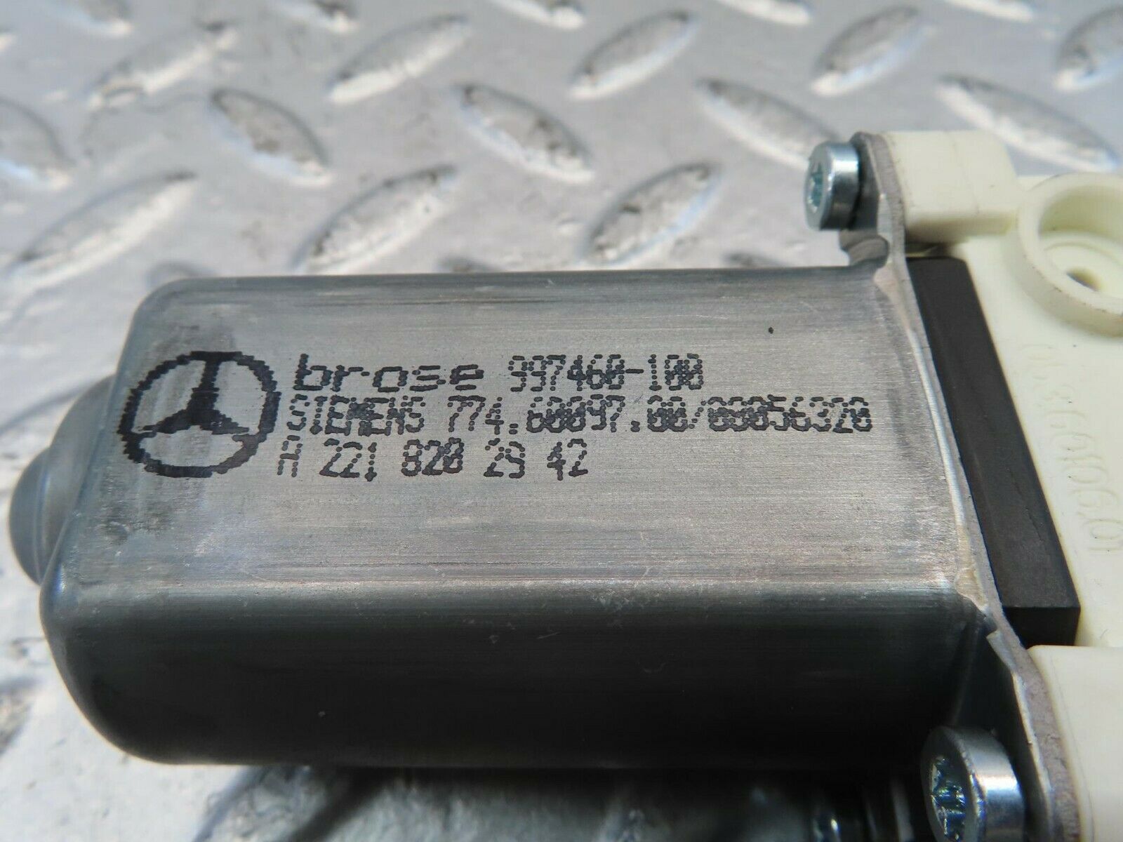 11192 Mercedes-Benz W221 S320 Rear Left Door Window Regulator Motor 997460100