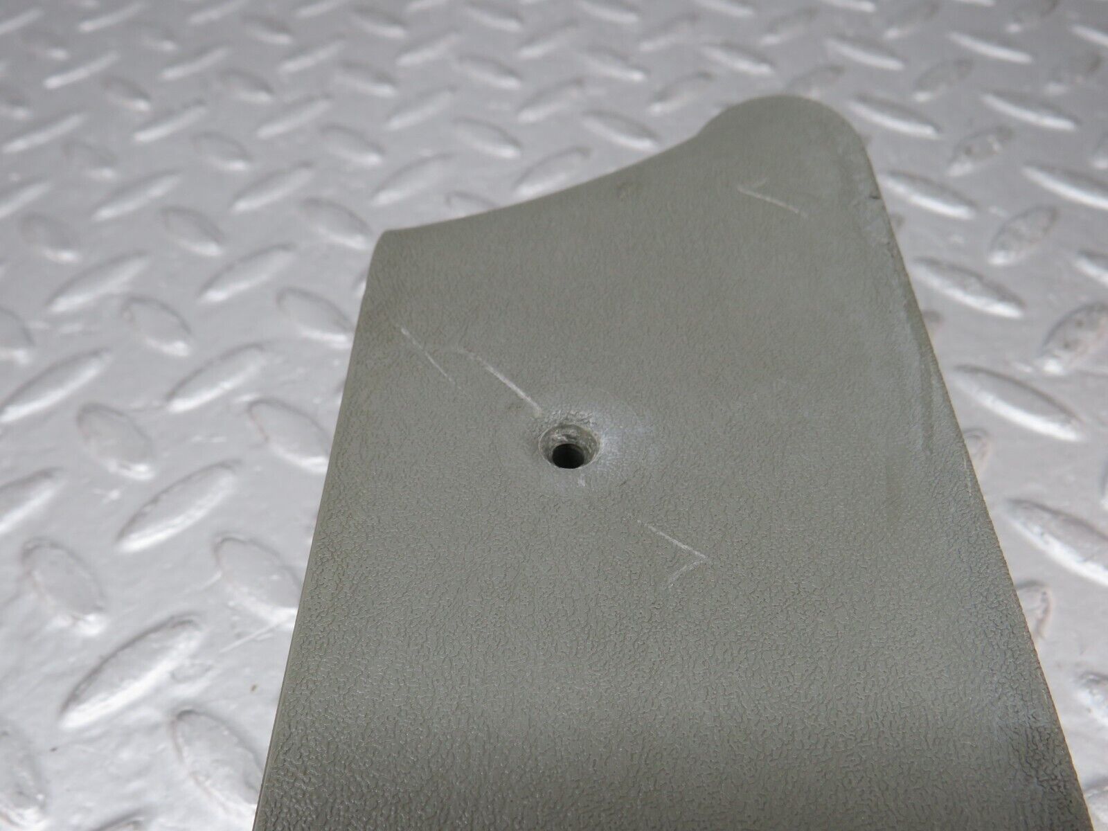 35981 Mercedes-Benz W126 420SE B Pillar Bottom Cover Left Grey 1266920122