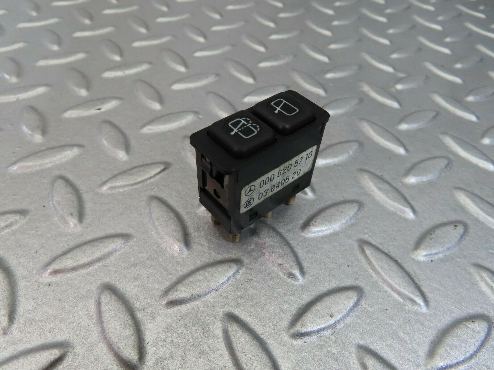 8223 Mercedes-Benz C107 Wiper Switch 0008205710