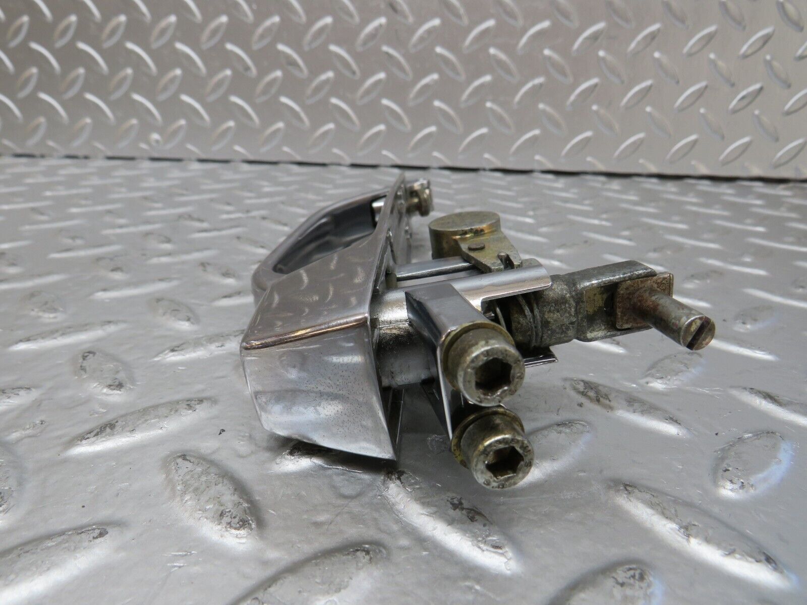 26084 Mercedes-Benz W116 450SE Chrome Door Handle Rear Left No Key 1167600059