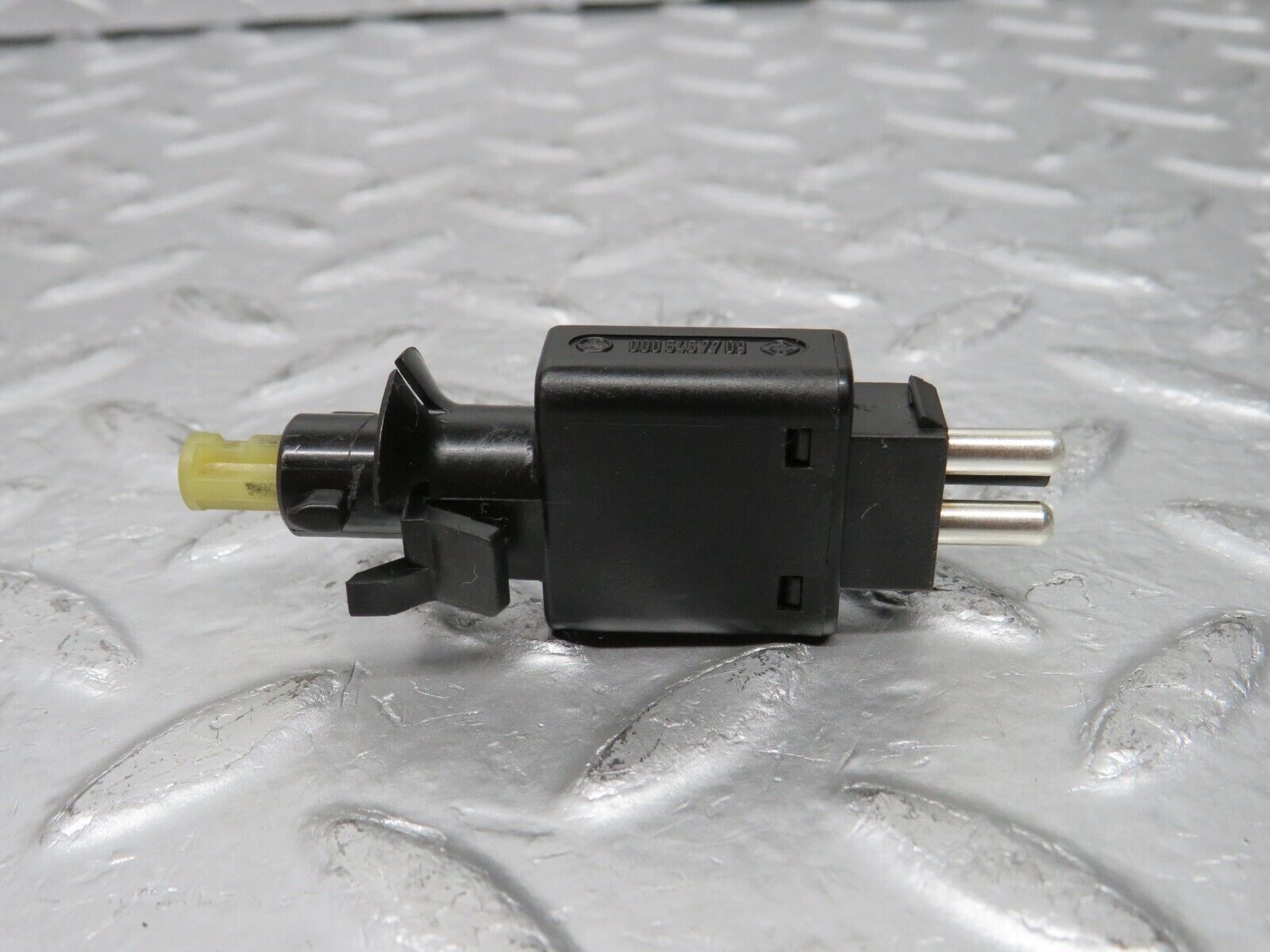 29528 Mercedes-Benz W124 230E Brake Light Switch 0005457709