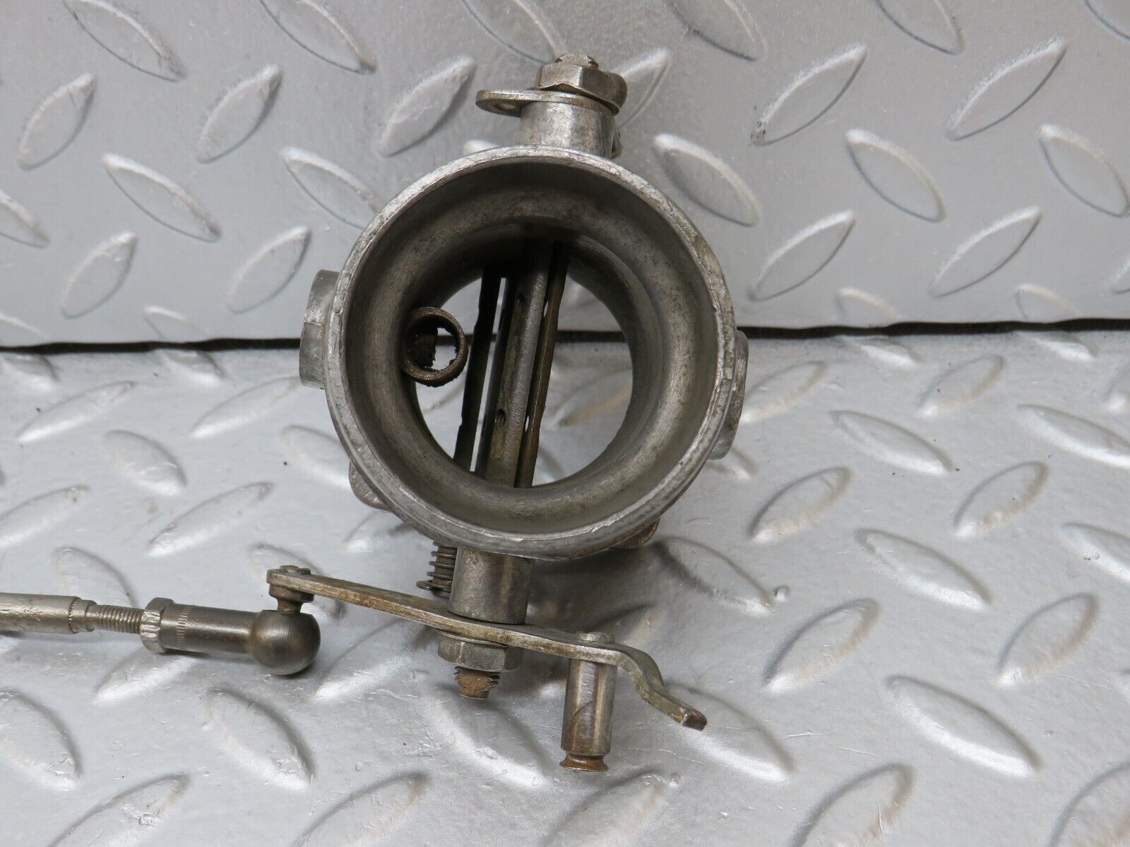 35949 Mercedes-Benz 240D OM616.912 Throttle Body Valve 6210700727