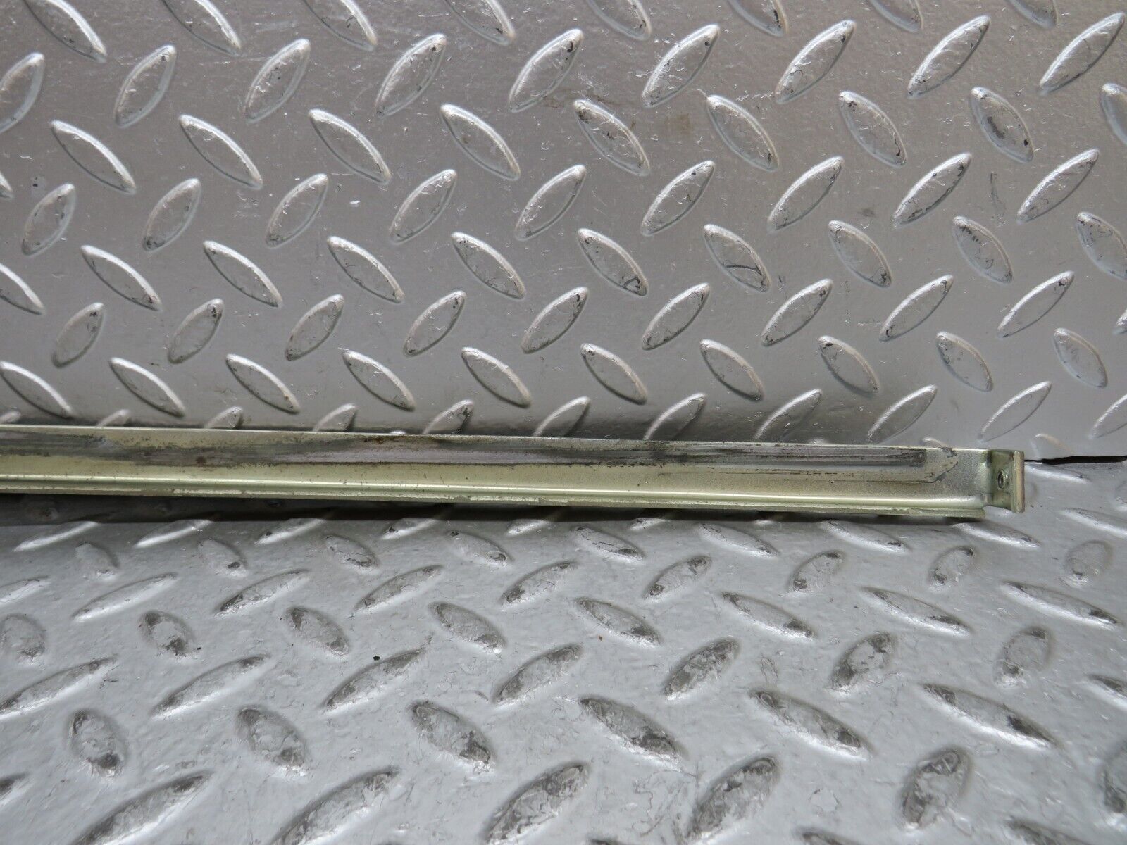 29193 Mercedes-Benz C124 320CE Coupe Right Door Window Channel