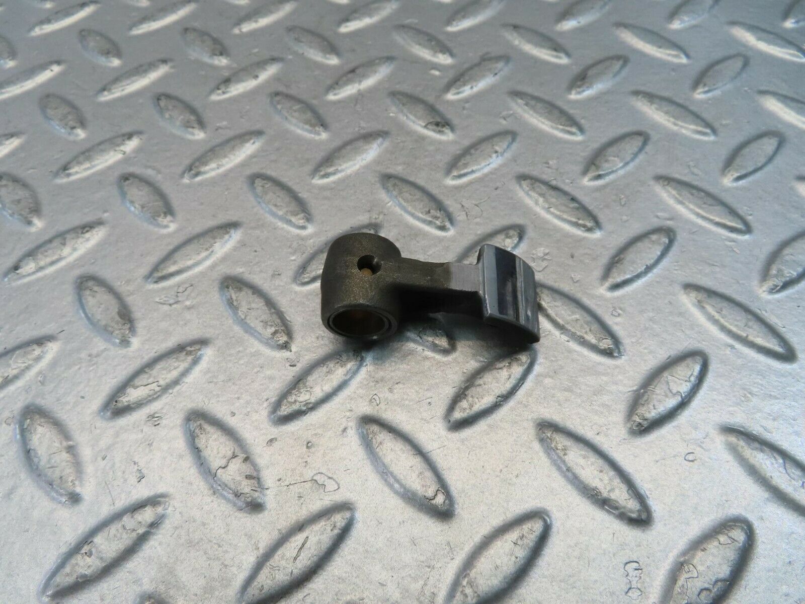 10974 Mercedes-Benz W115 220D Rocker Arm