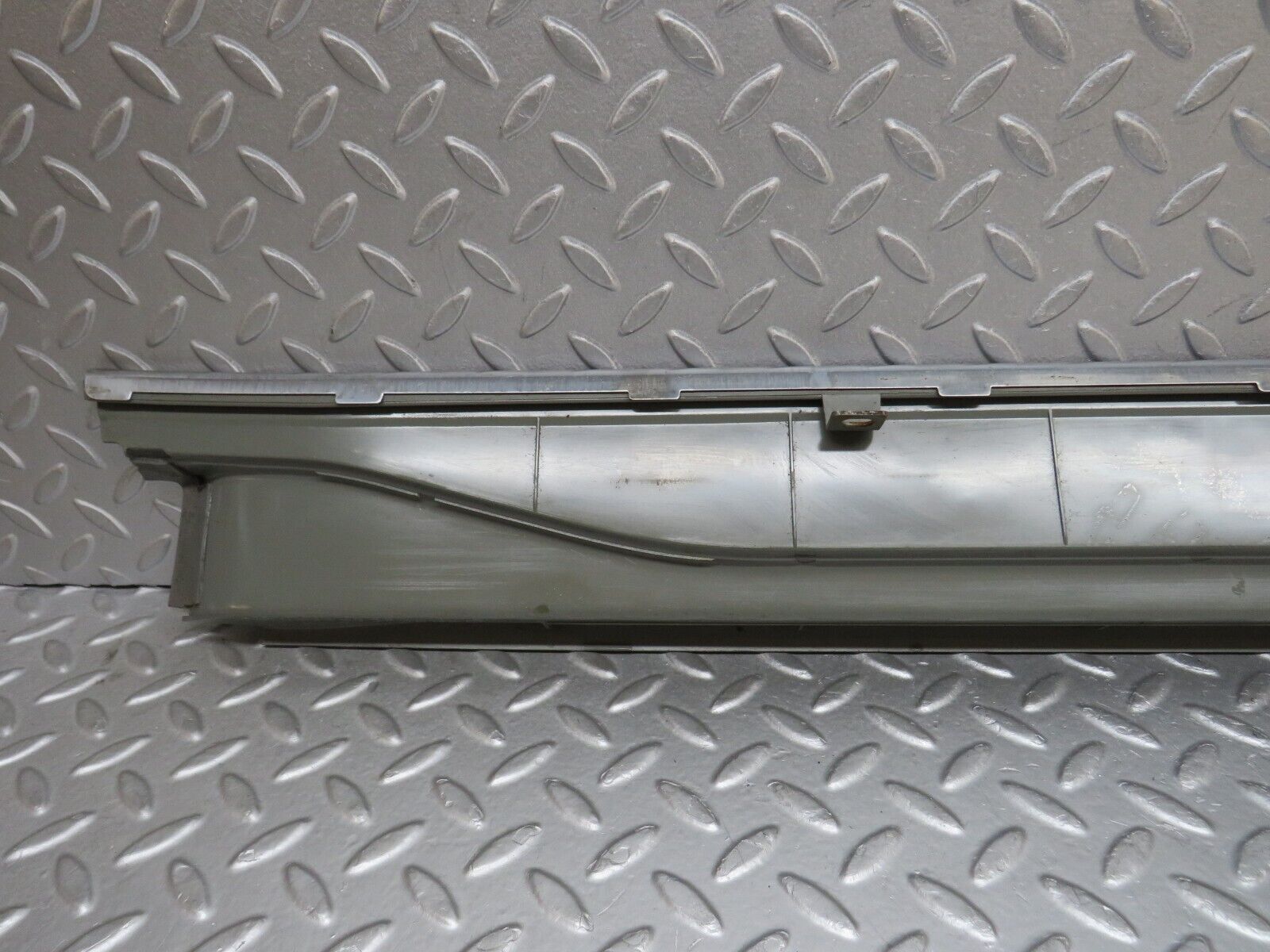 39522 Mercedes-Benz R129 320SL Coupe Right Door Sill Grey