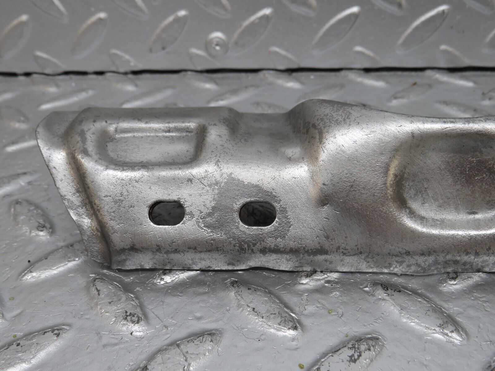 33126 Mercedes-Benz W126 380 V8 M116 Exhaust Manifold Heat Shield