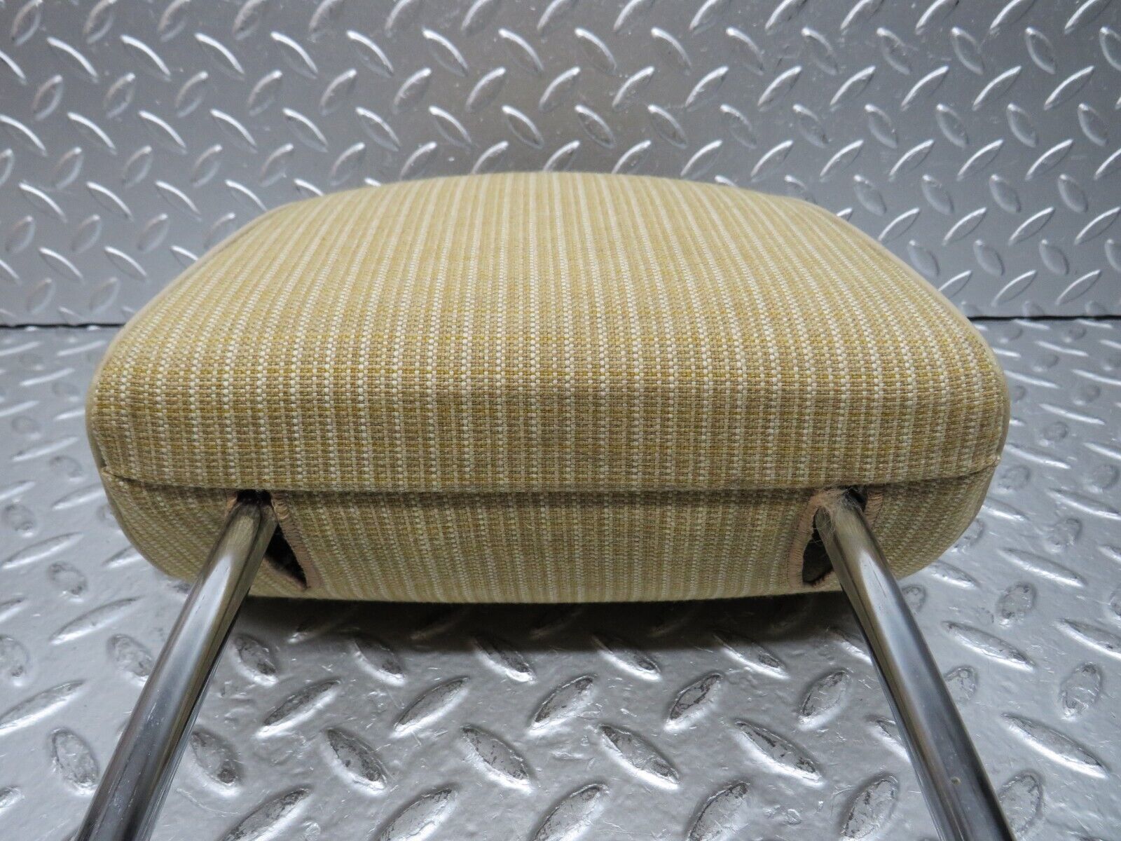 29802 Mercedes-Benz W123 230E Front Seat Headrest