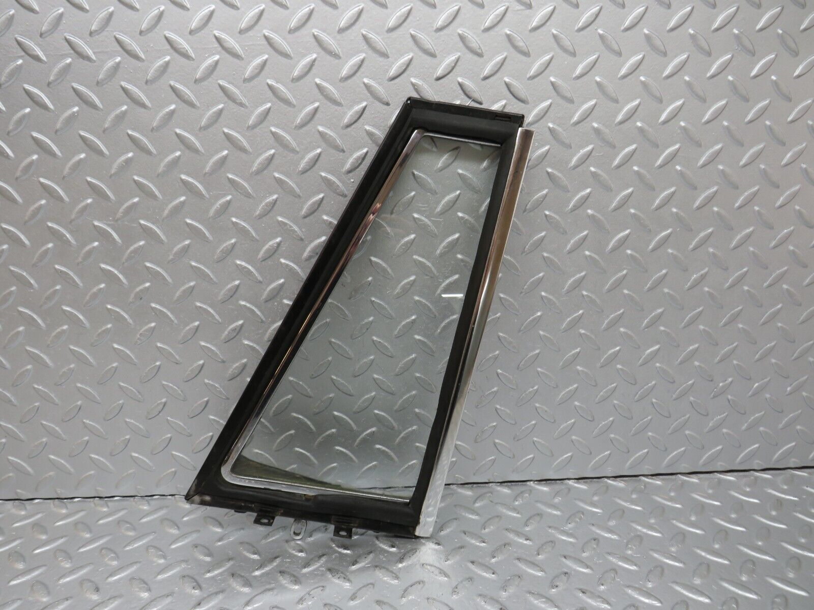 40500 Mercedes-Benz W110 230 Front Right Quarter Window