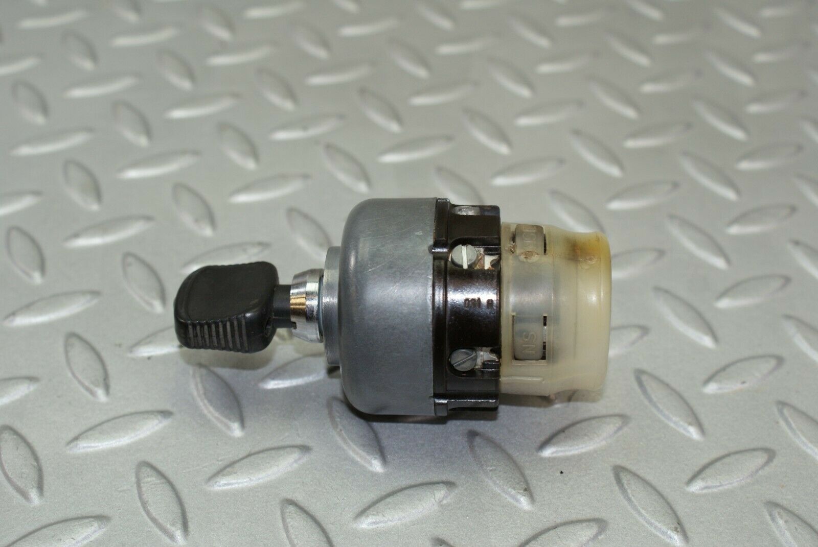 3204 Mercedes-Benz W115 220D Headlight Switch