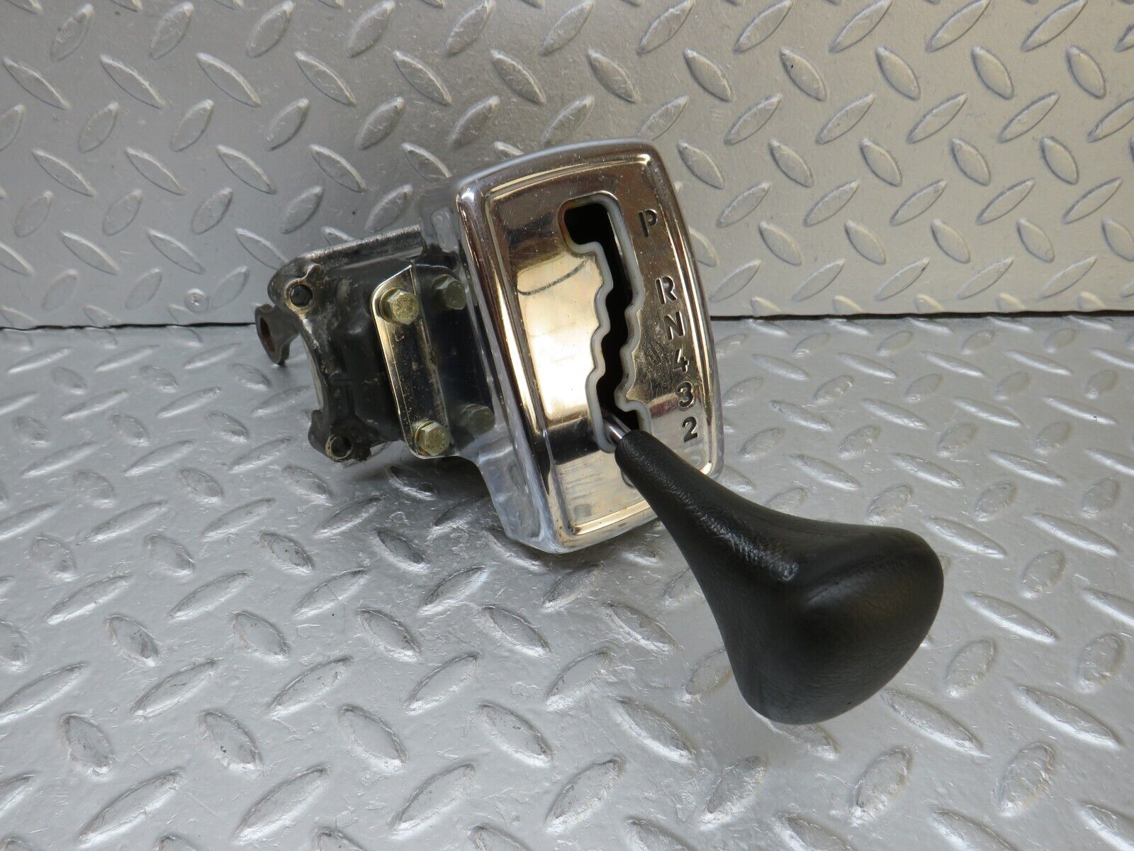 37536 Mercedes-Benz W109 300SEL Automatic Gear Shift Selector