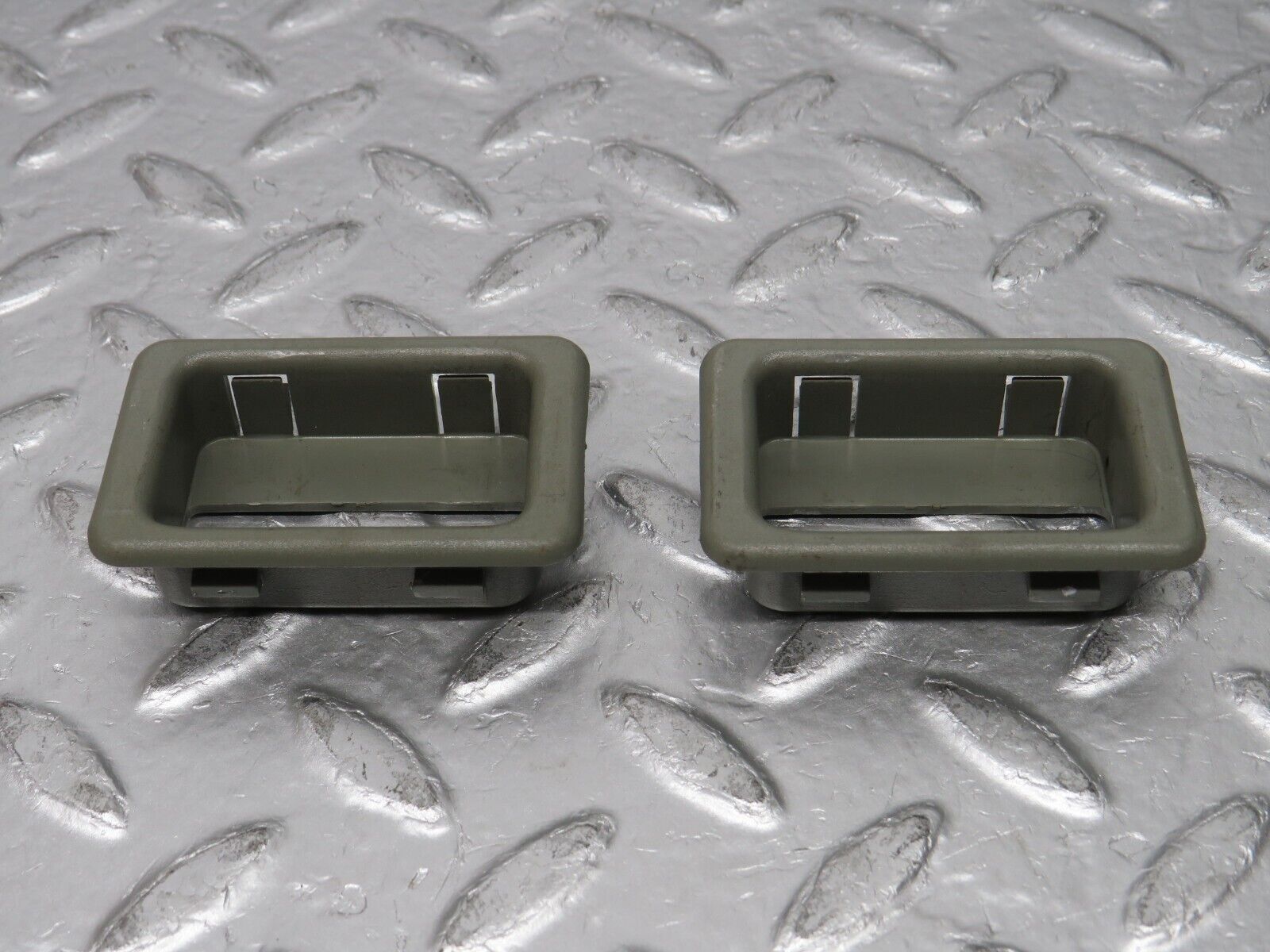 31388 Mercedes-Benz S124 220TE Wagon Trunk Roll Compartment Cover 1248680181