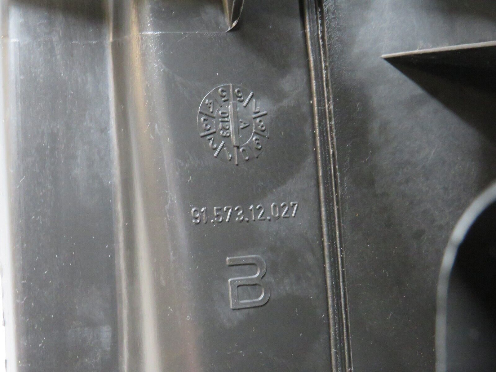 34235 Mercedes-Benz W124 260E Heater Box Blower Housing Behr 91.573.12.027