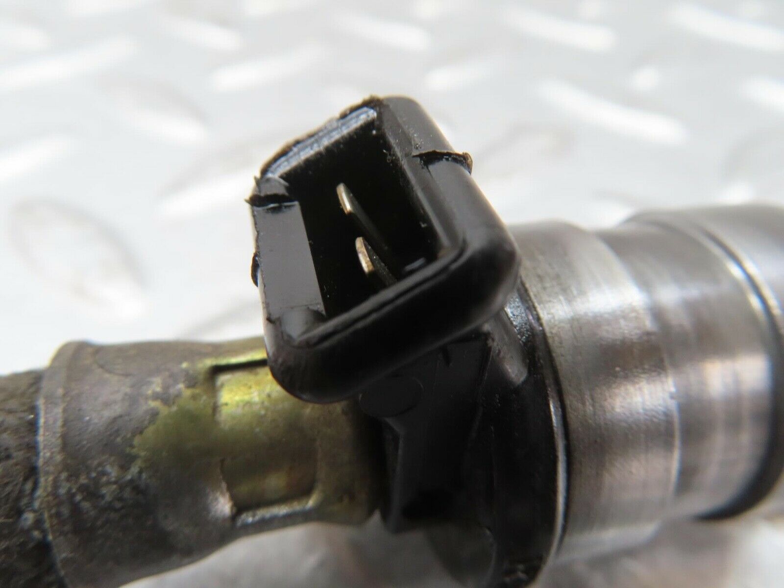 13336 Mercedes-Benz W116 350SE Fuel Injector Bosch 0280150001